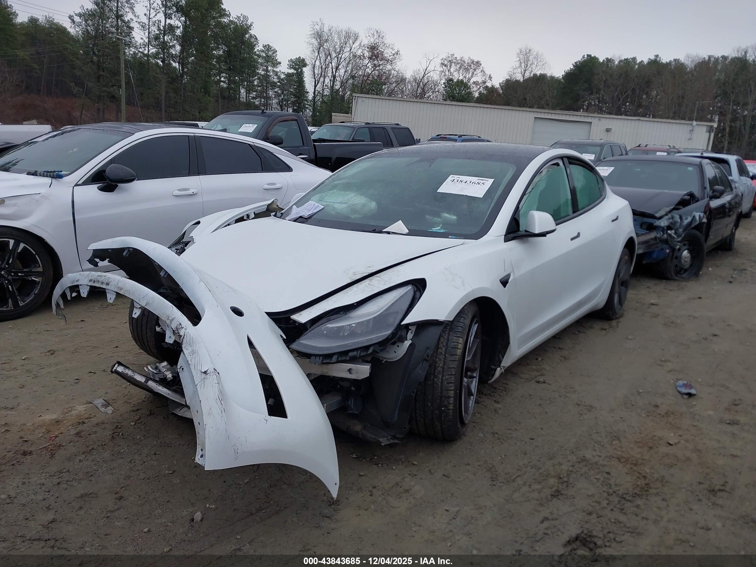 TESLA MODEL image 2