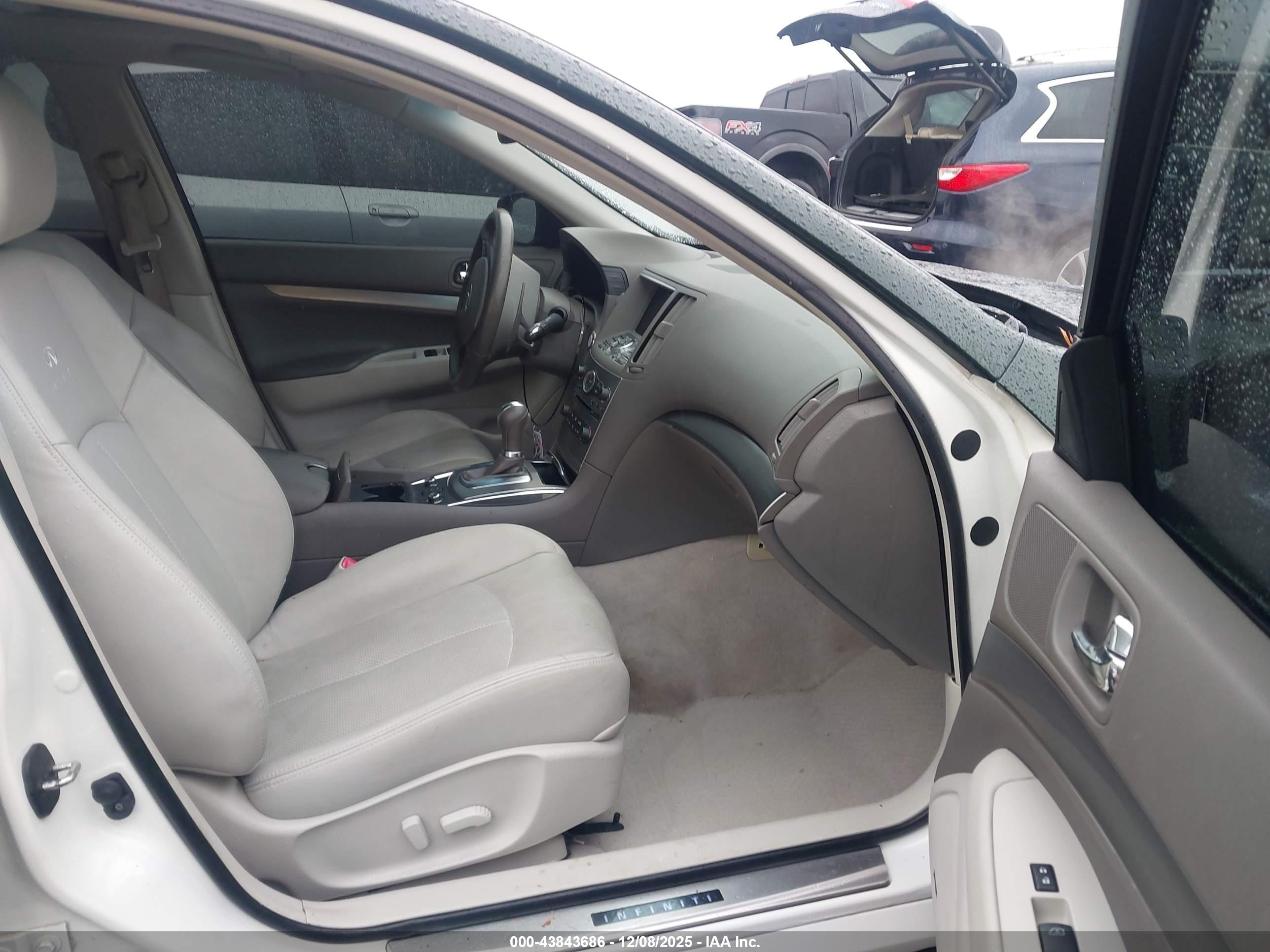 INFINITI G37X image 5