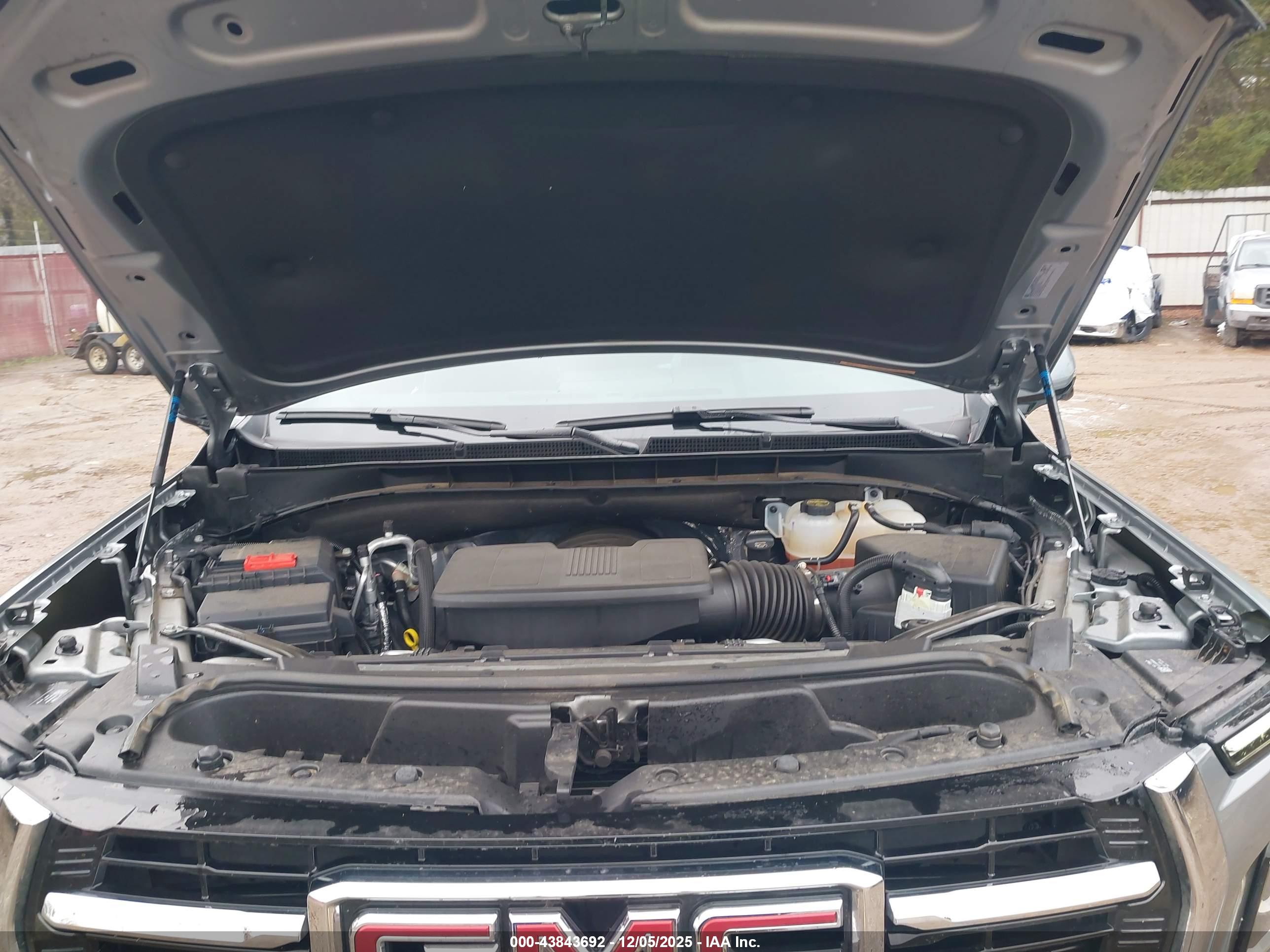 GMC YUKON image 10