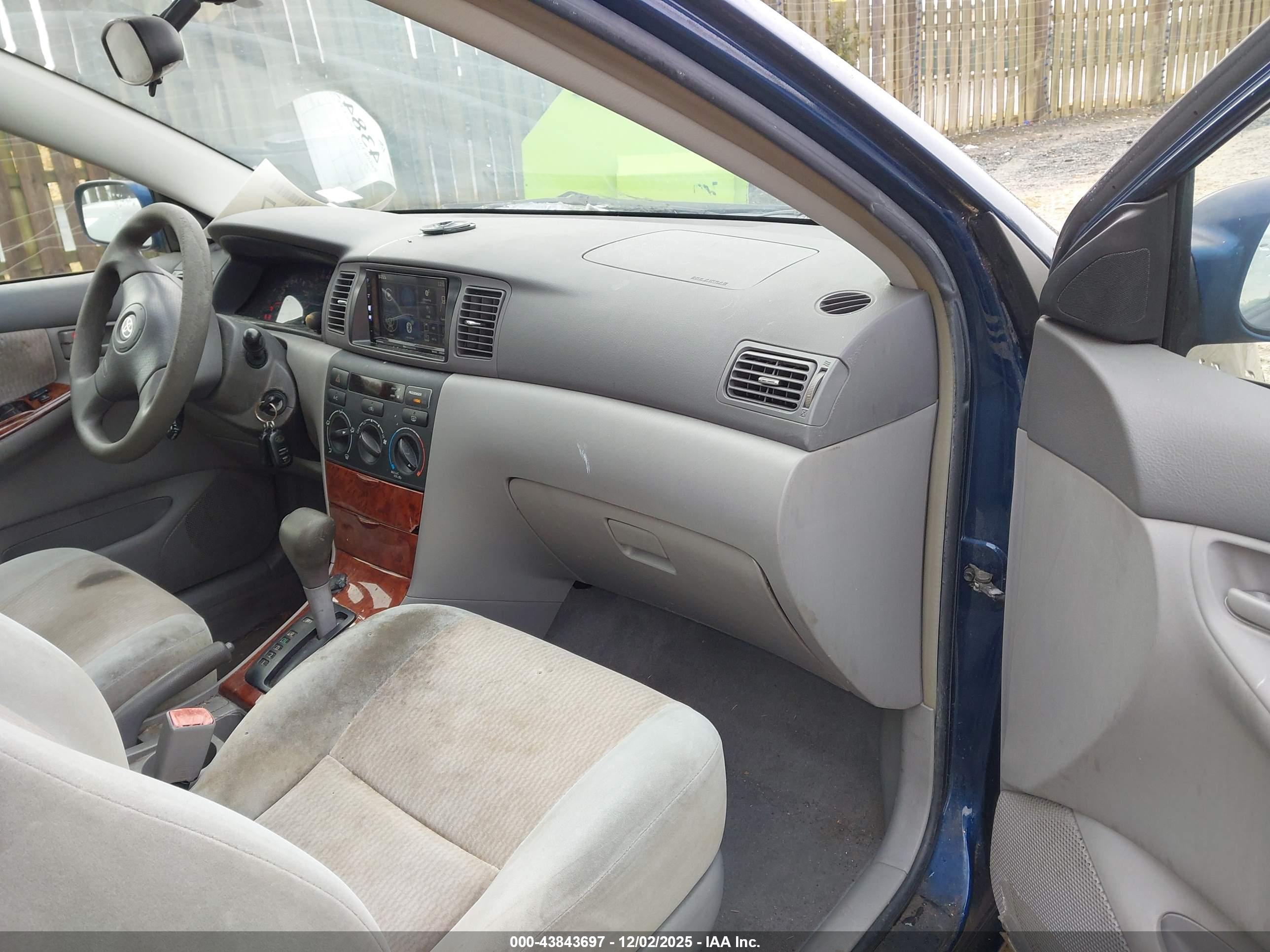 TOYOTA COROLLA image 5