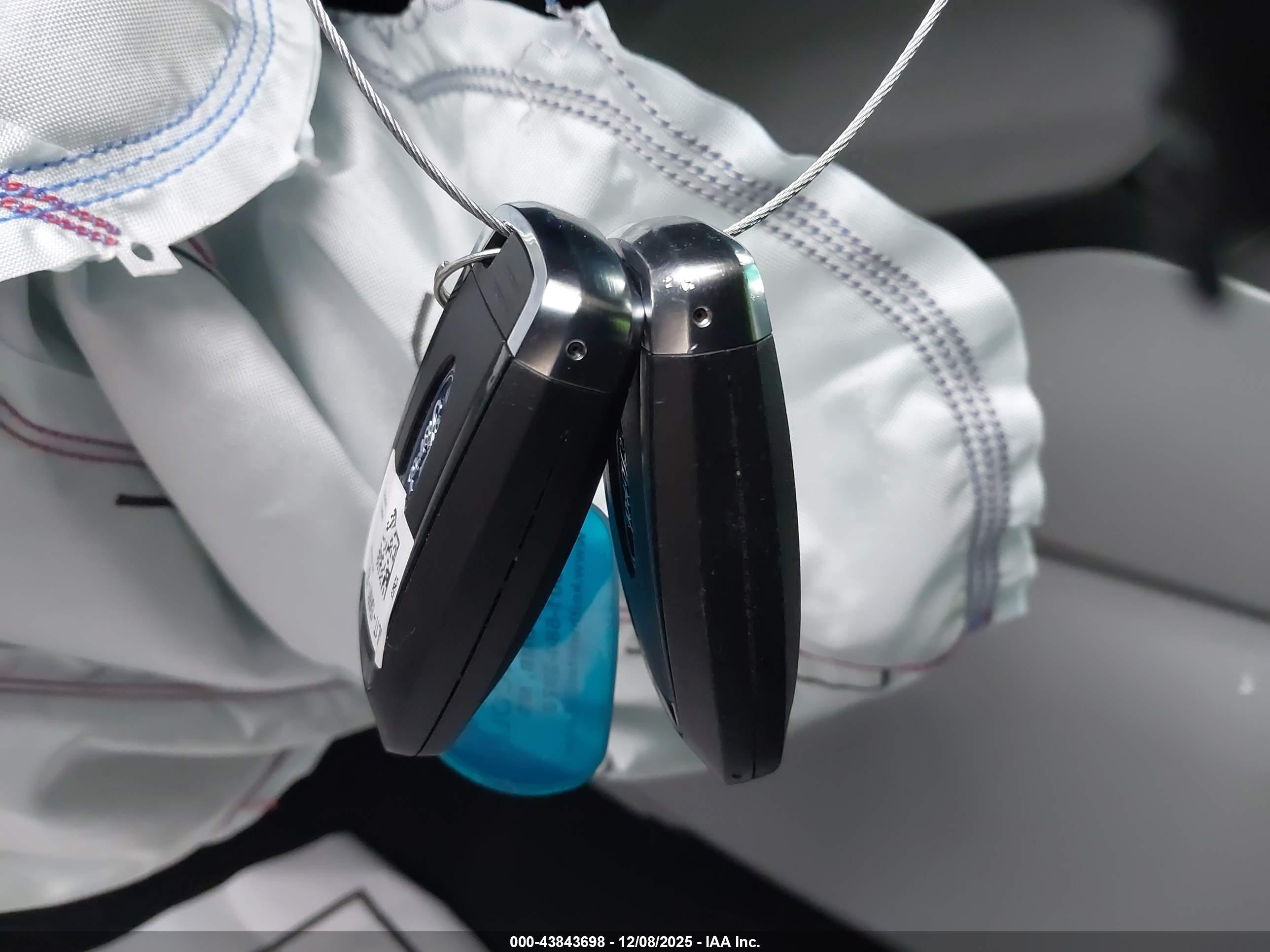 FORD ESCAPE image 11