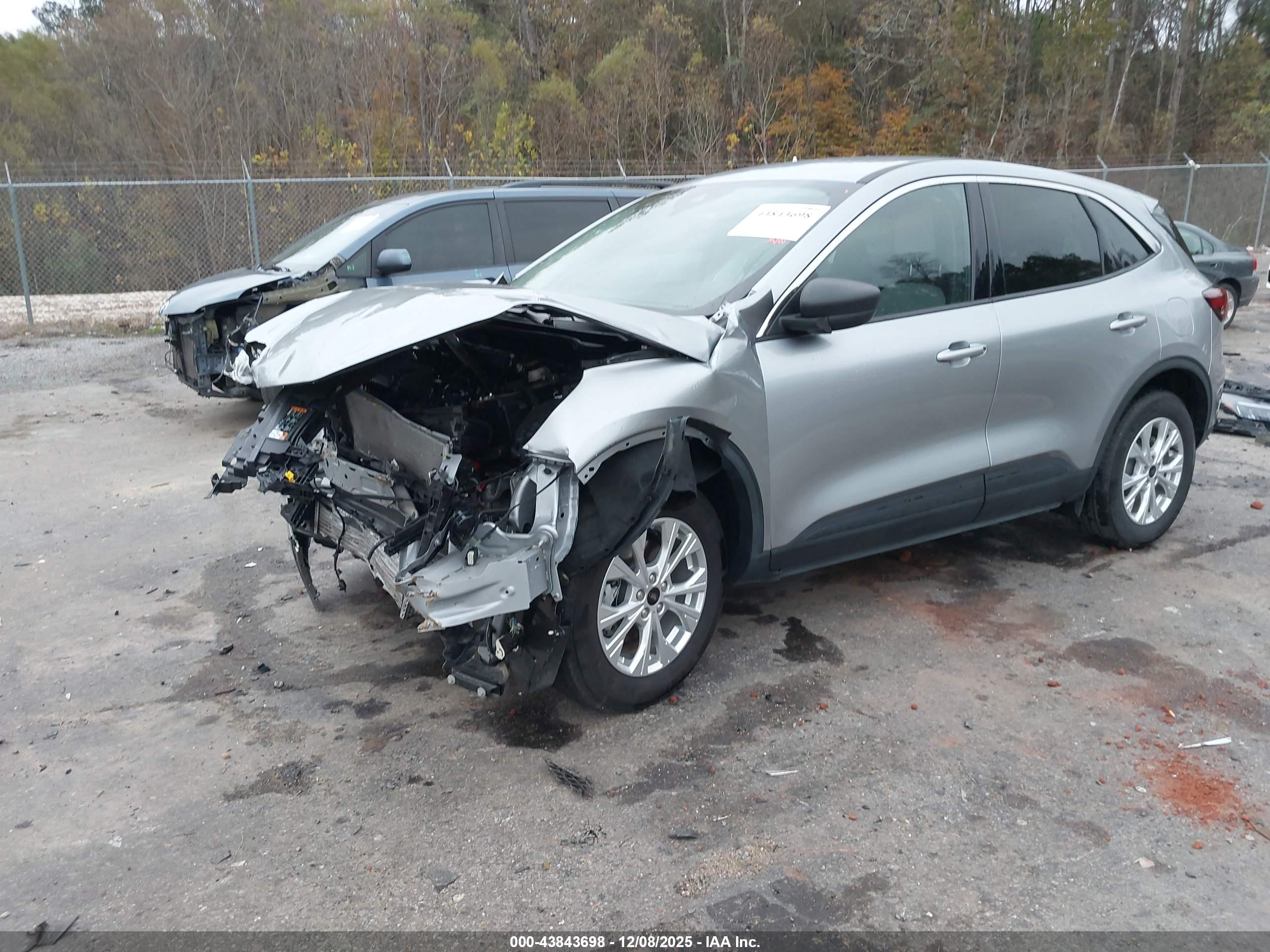 FORD ESCAPE image 2