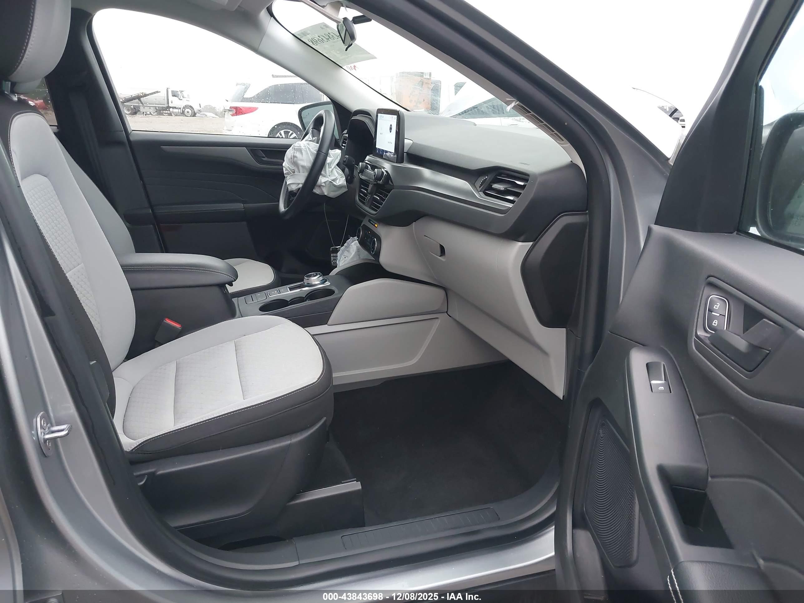 FORD ESCAPE image 5