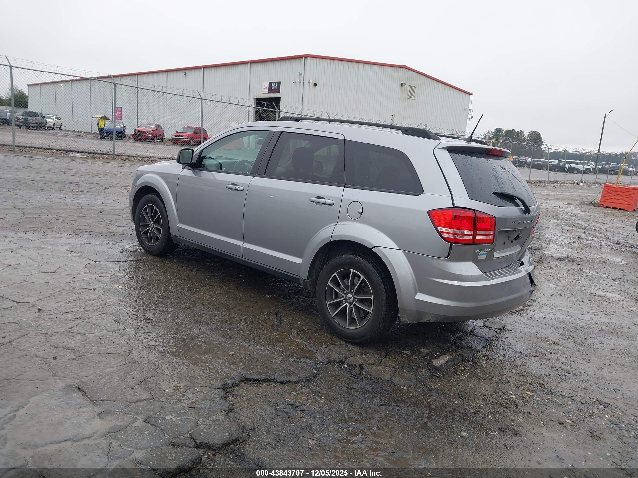 DODGE JOURNEY image 3