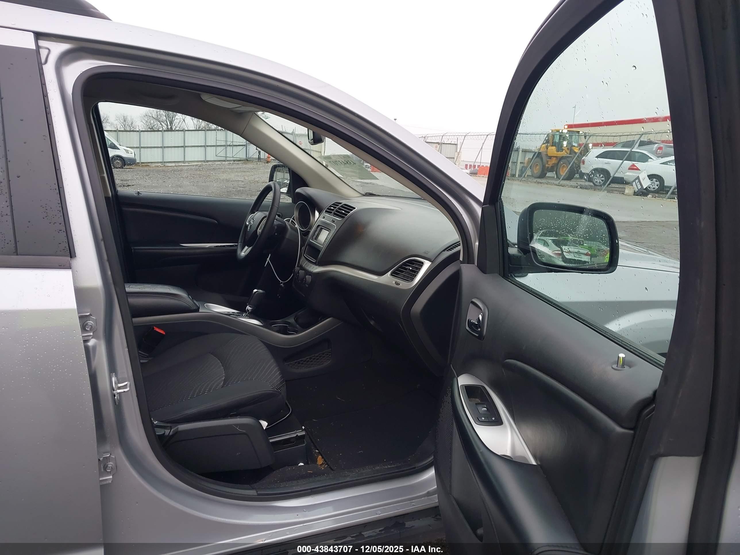 DODGE JOURNEY image 5