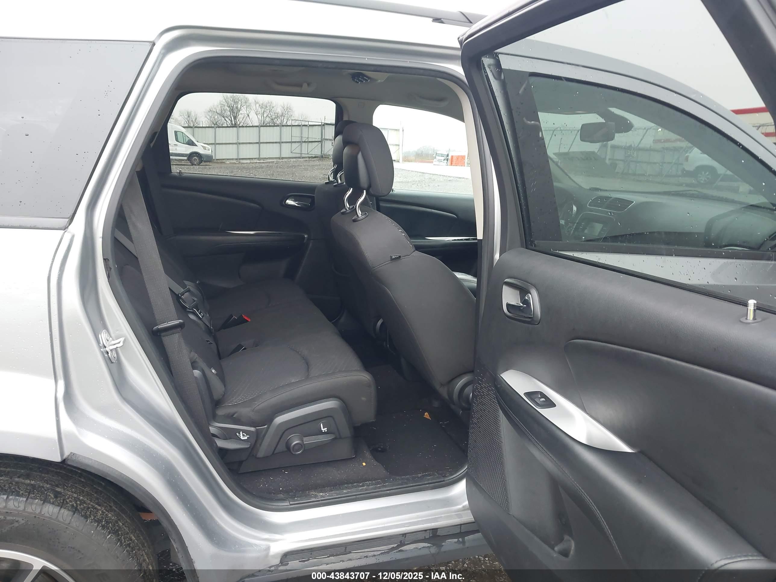 DODGE JOURNEY image 8