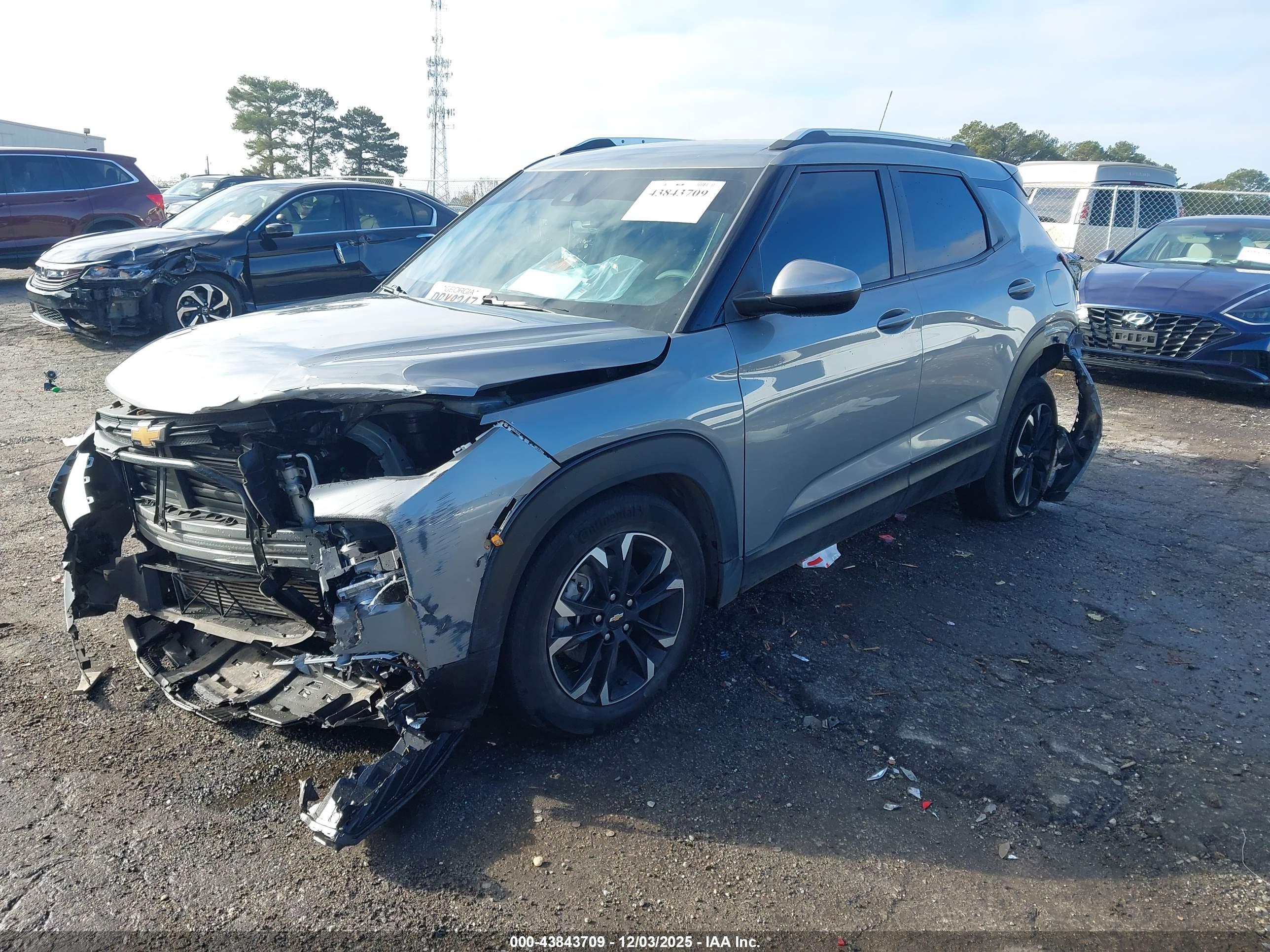 CHEVROLET TRAILBLAZER image 2