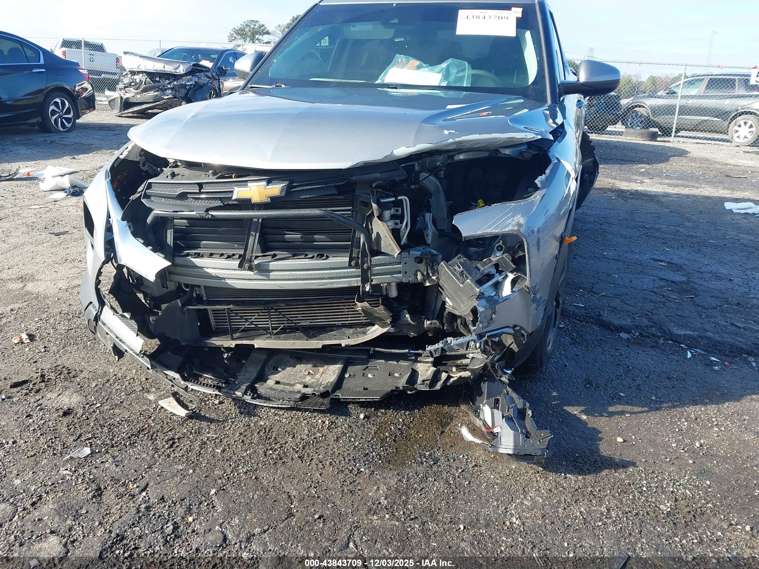 CHEVROLET TRAILBLAZER image 6
