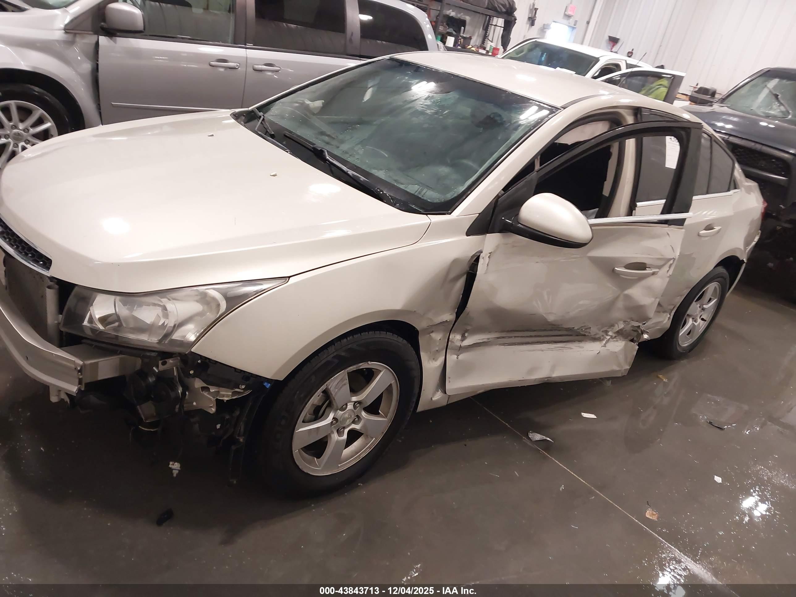 CHEVROLET CRUZE image 6