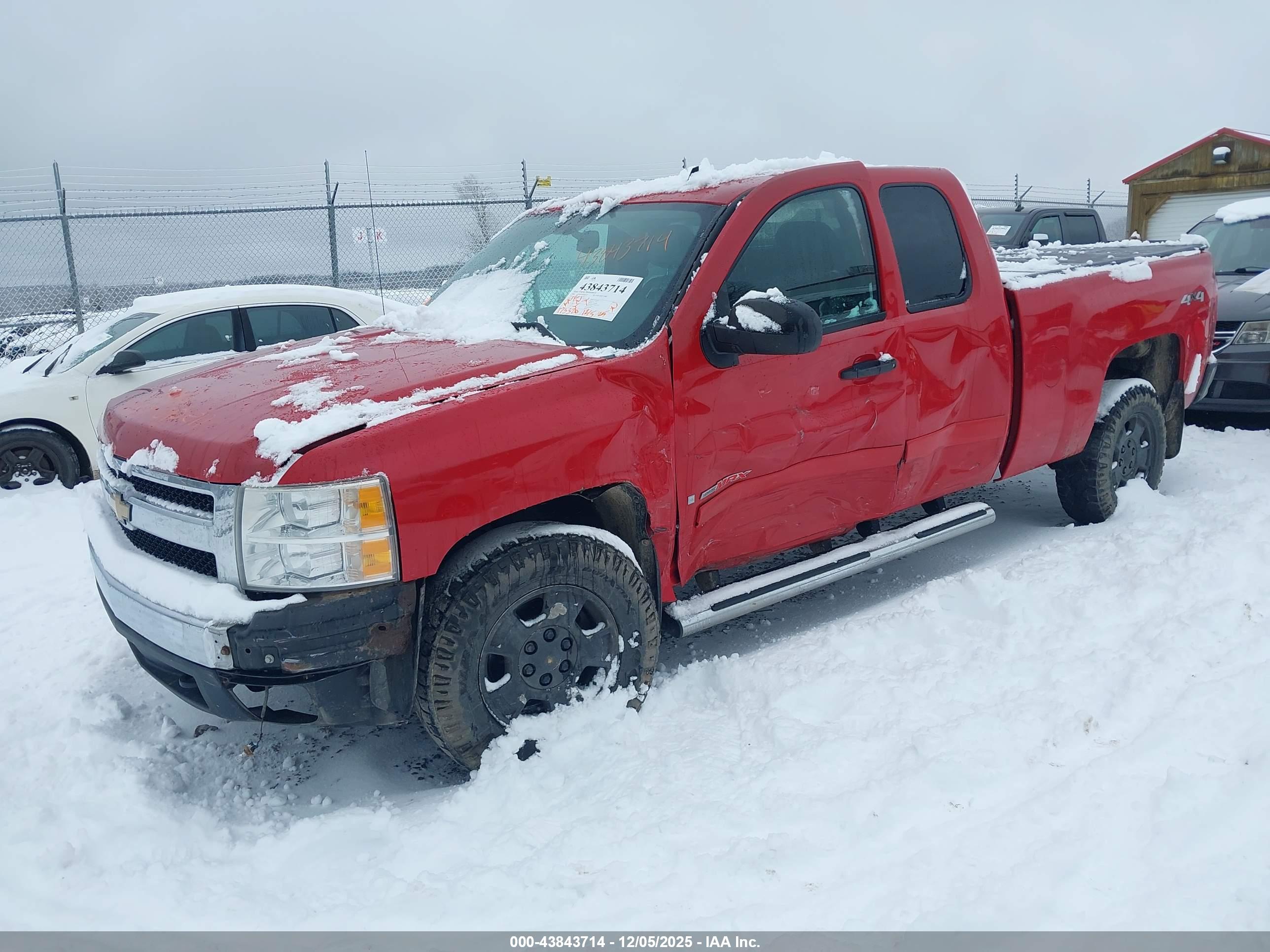 CHEVROLET SILVERADO image 2