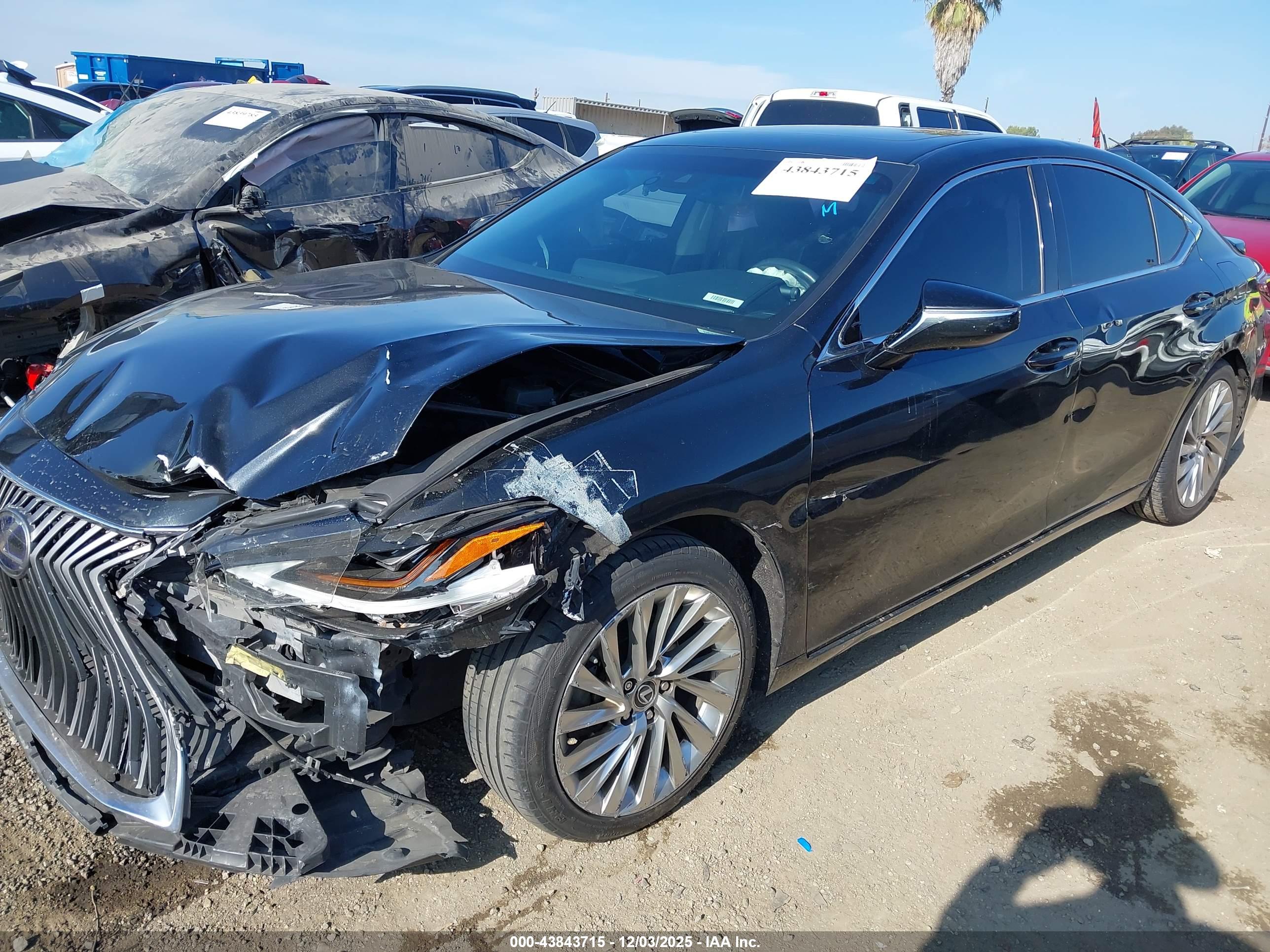 LEXUS ES image 2