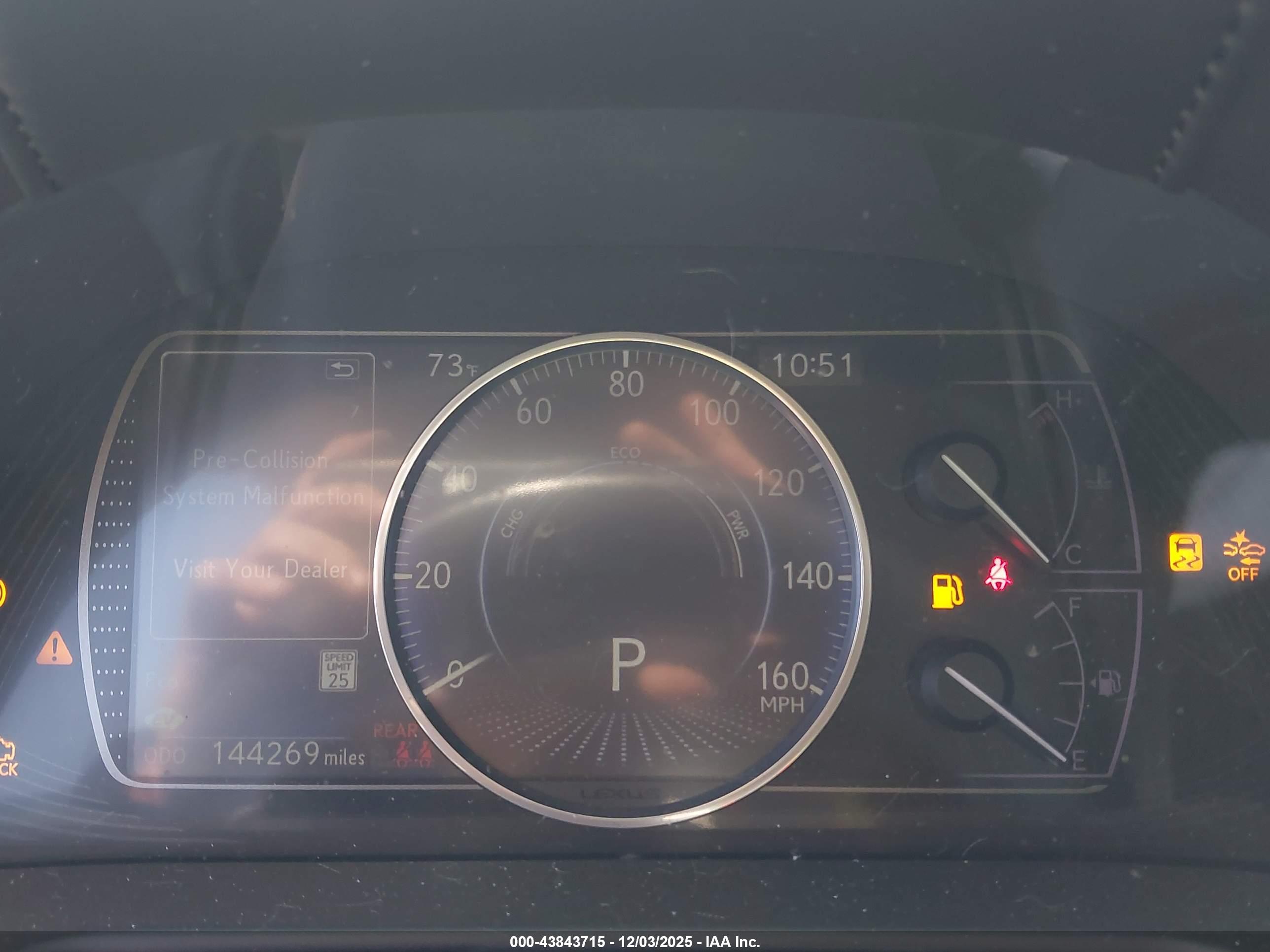 LEXUS ES image 7