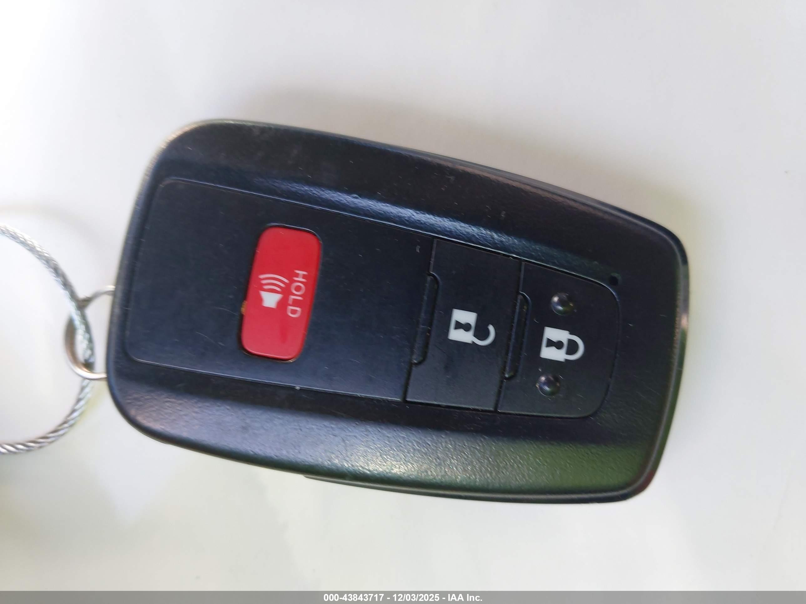 TOYOTA RAV4 image 11
