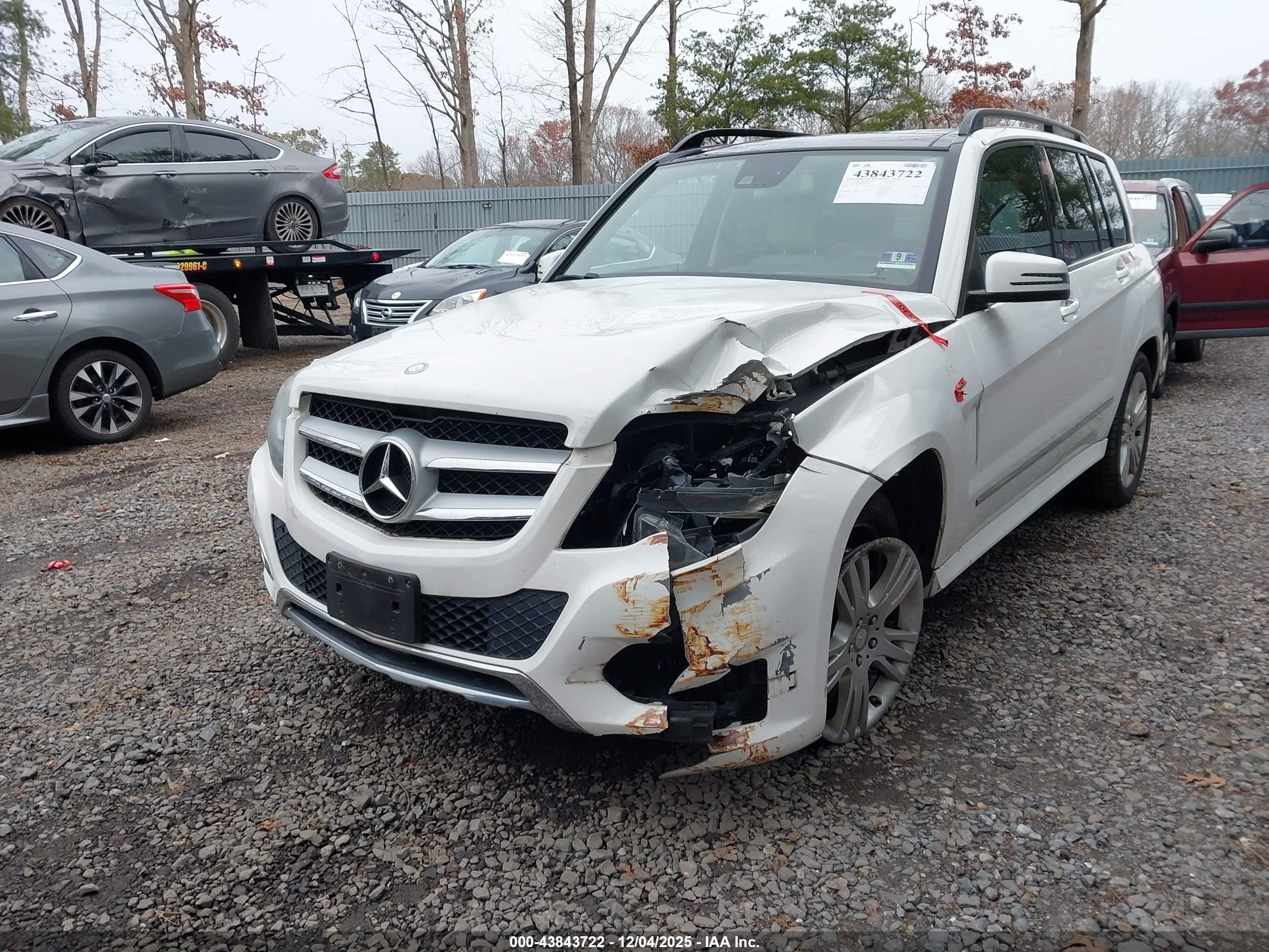 MERCEDES-BENZ GLK image 2