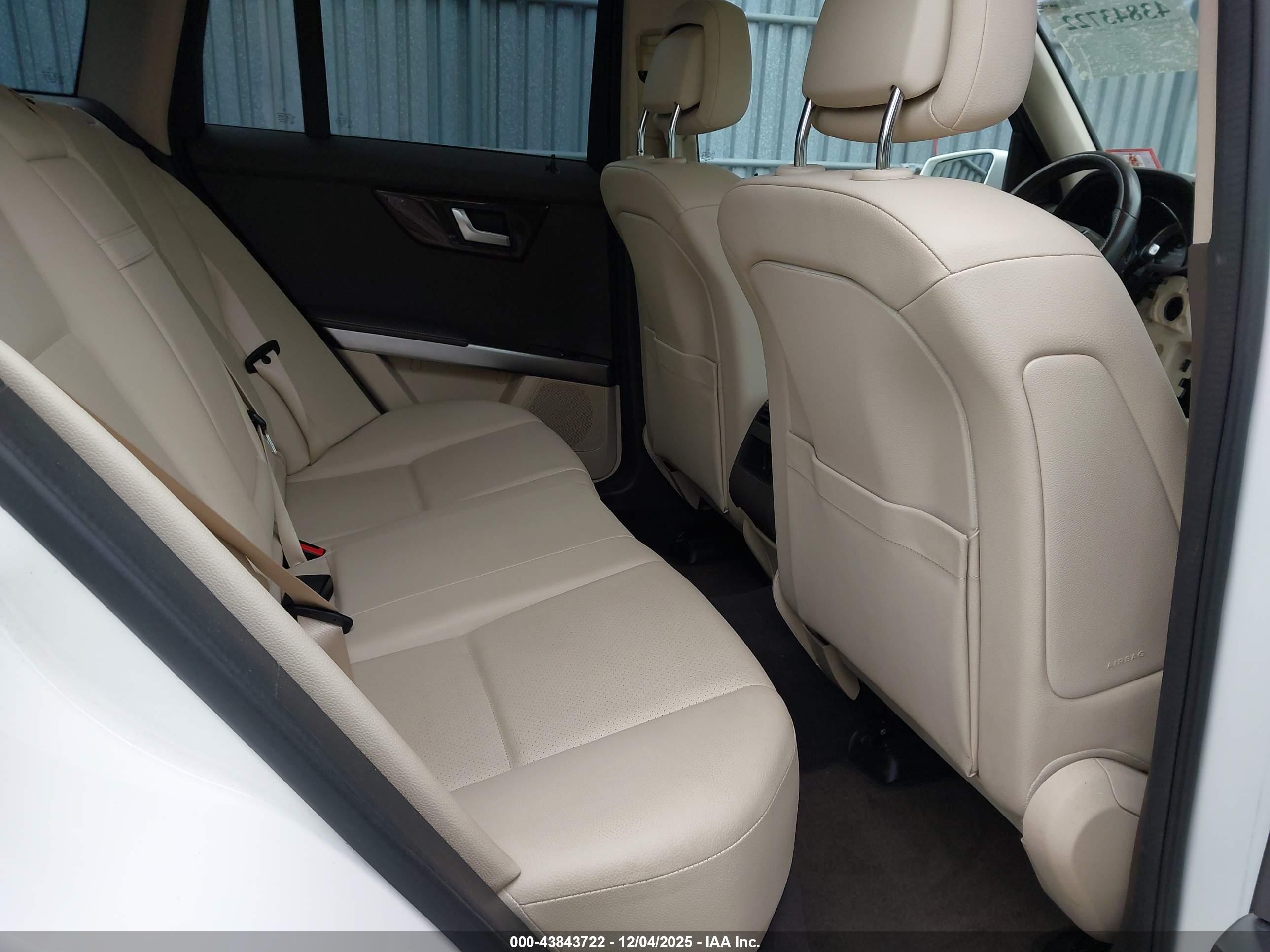 MERCEDES-BENZ GLK image 8