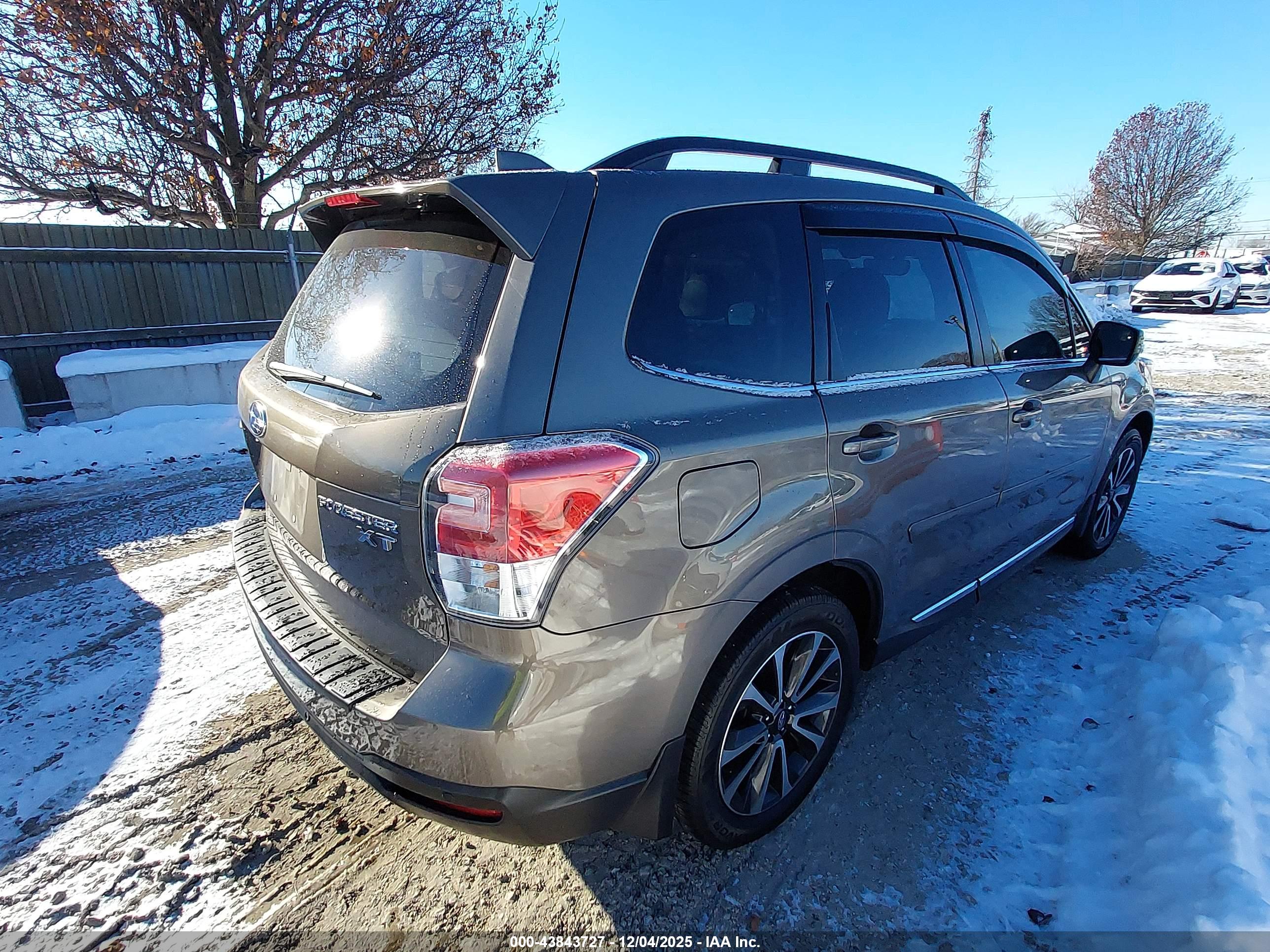 SUBARU FORESTER image 4