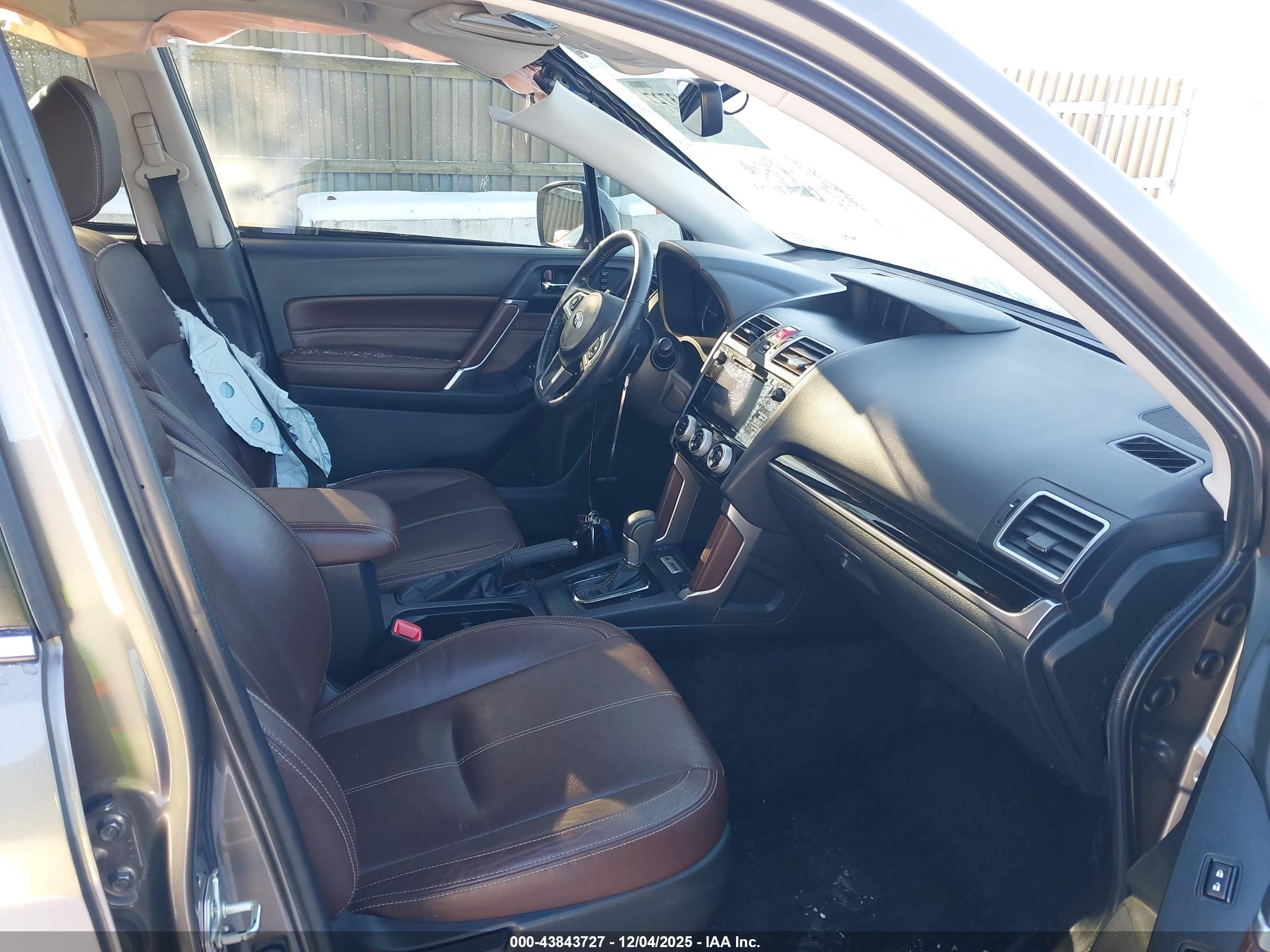SUBARU FORESTER image 5