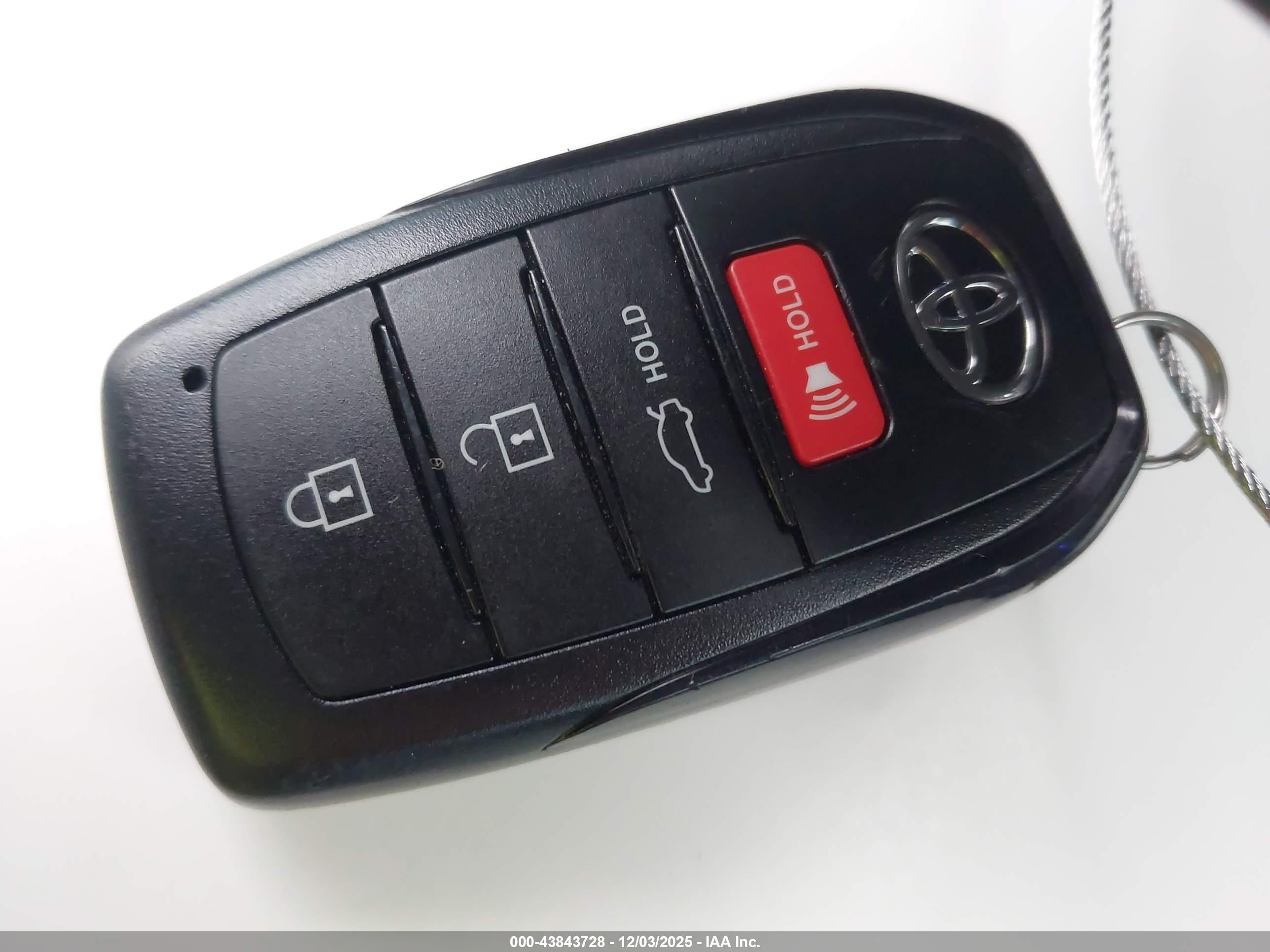 TOYOTA COROLLA image 11