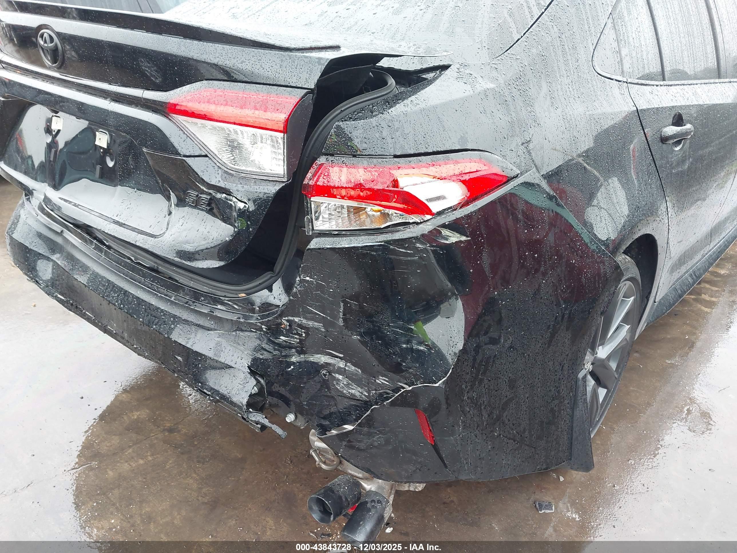 TOYOTA COROLLA image 6
