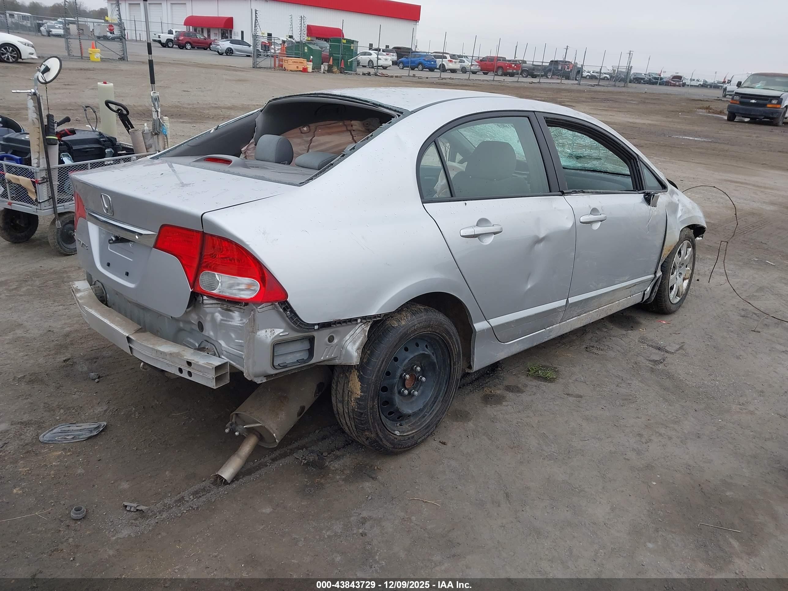 HONDA CIVIC image 4