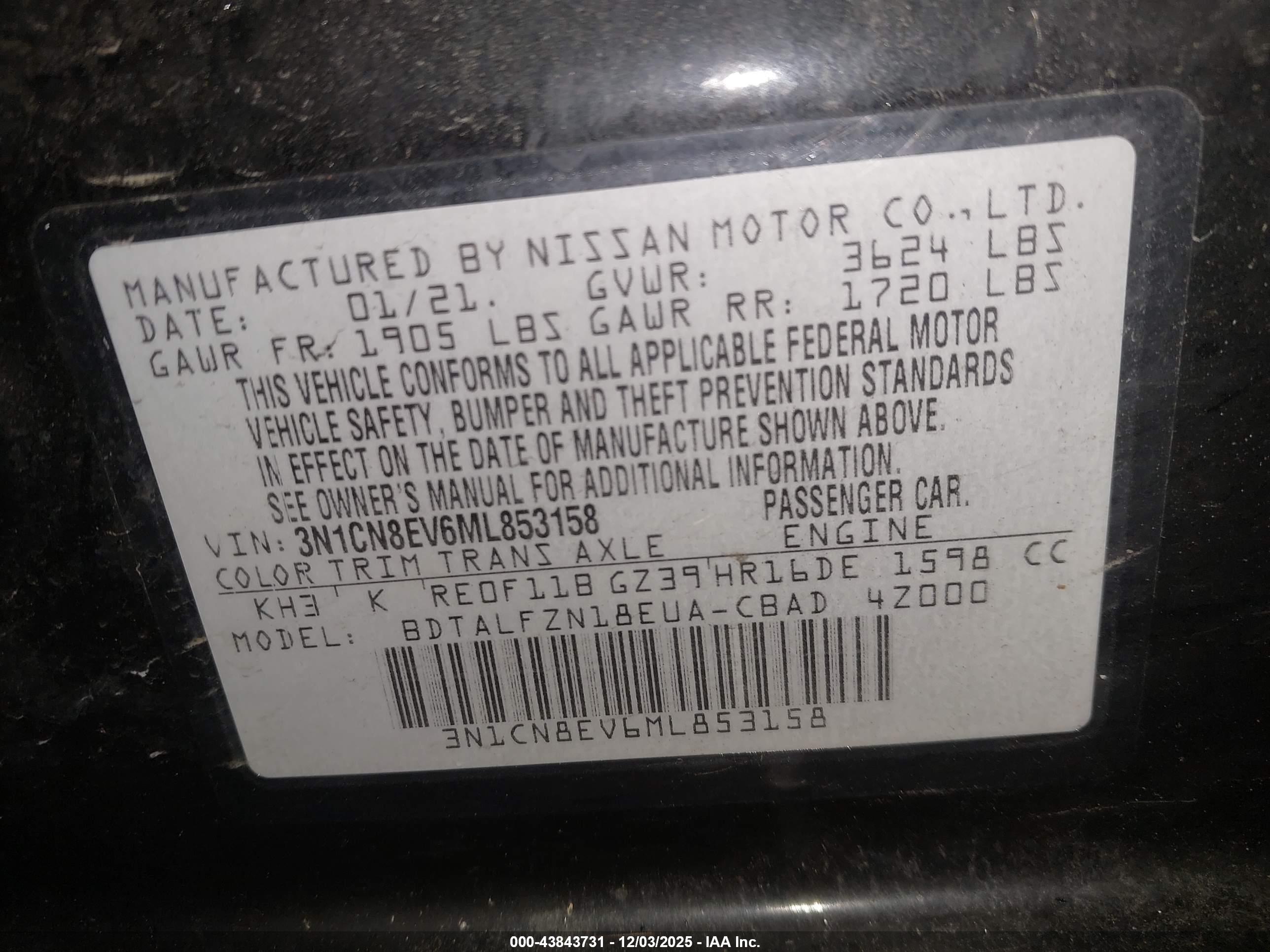 NISSAN VERSA image 9