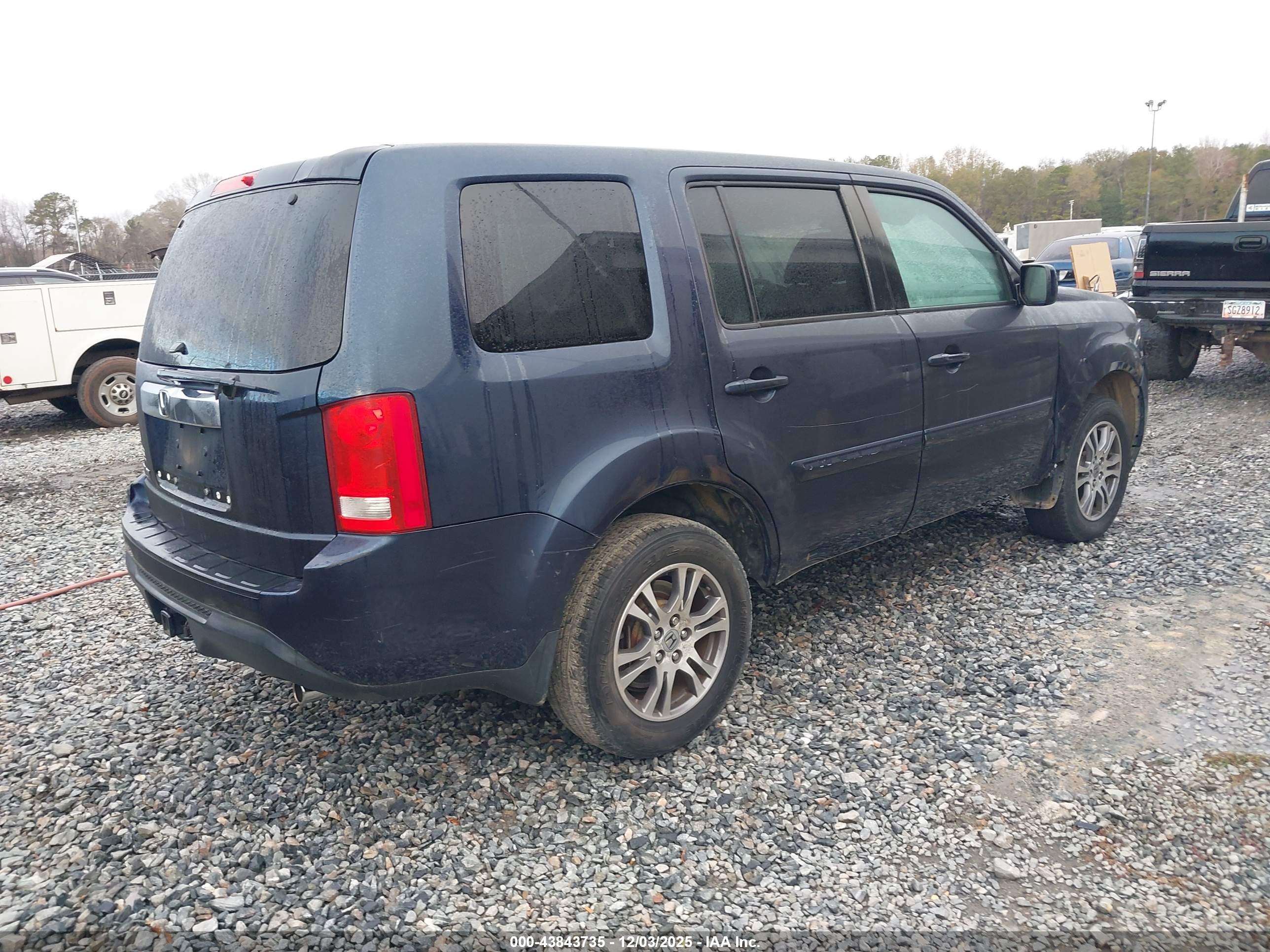HONDA PILOT image 4