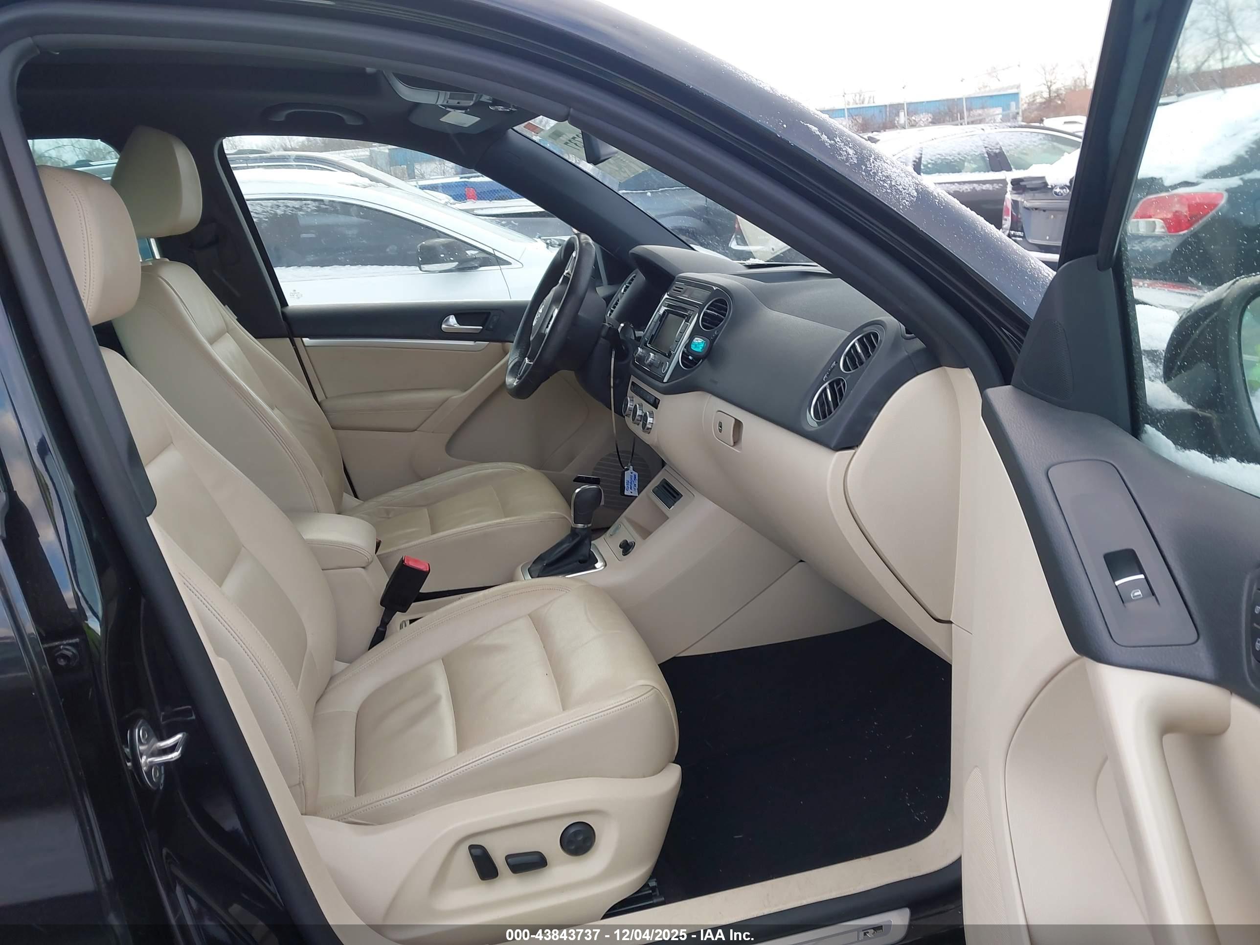 VOLKSWAGEN TIGUAN image 5