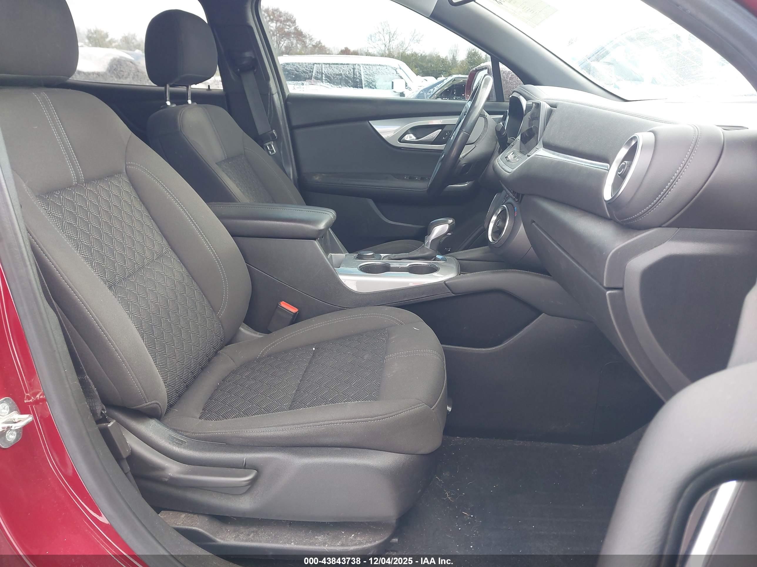 CHEVROLET BLAZER image 5