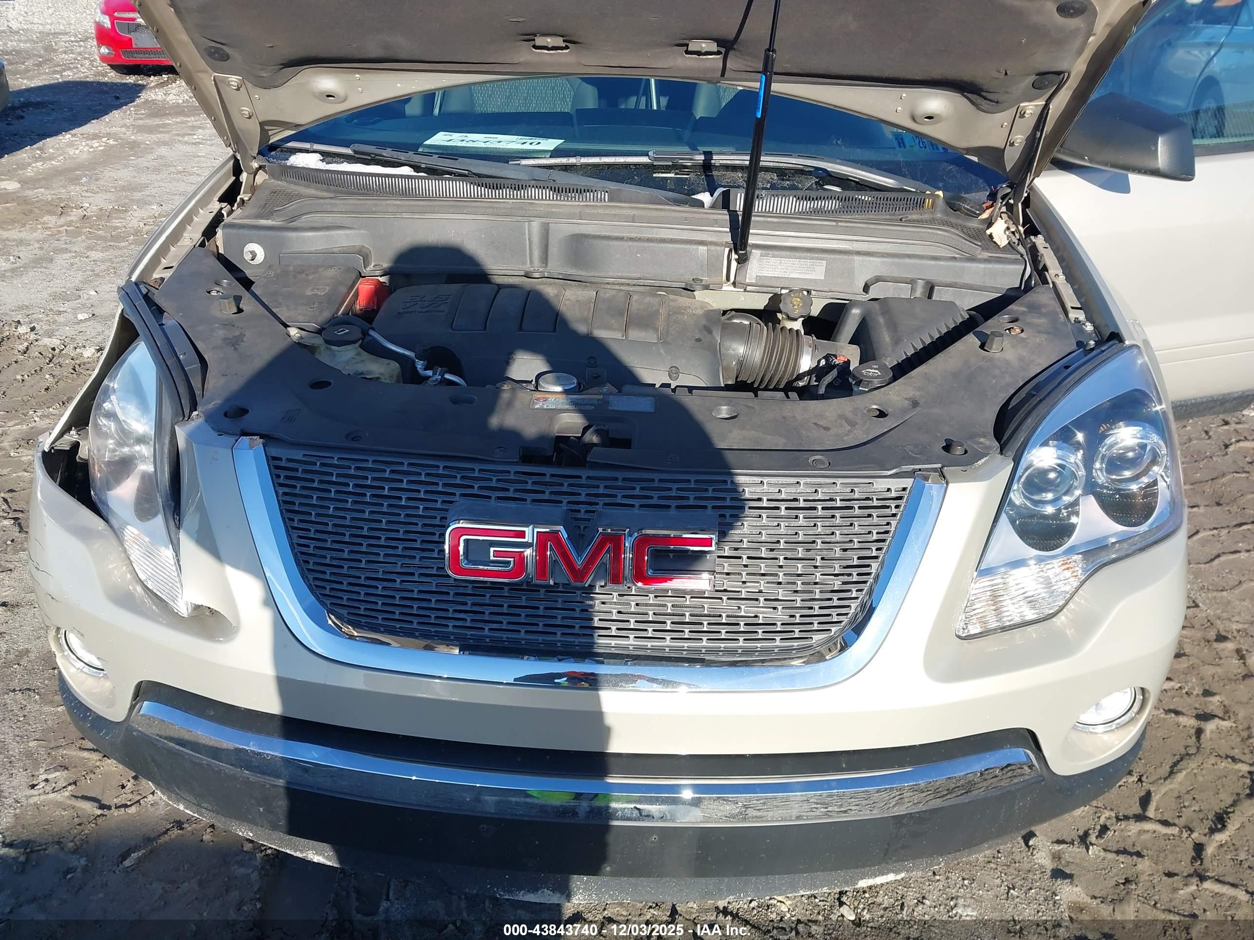 GMC ACADIA image 10