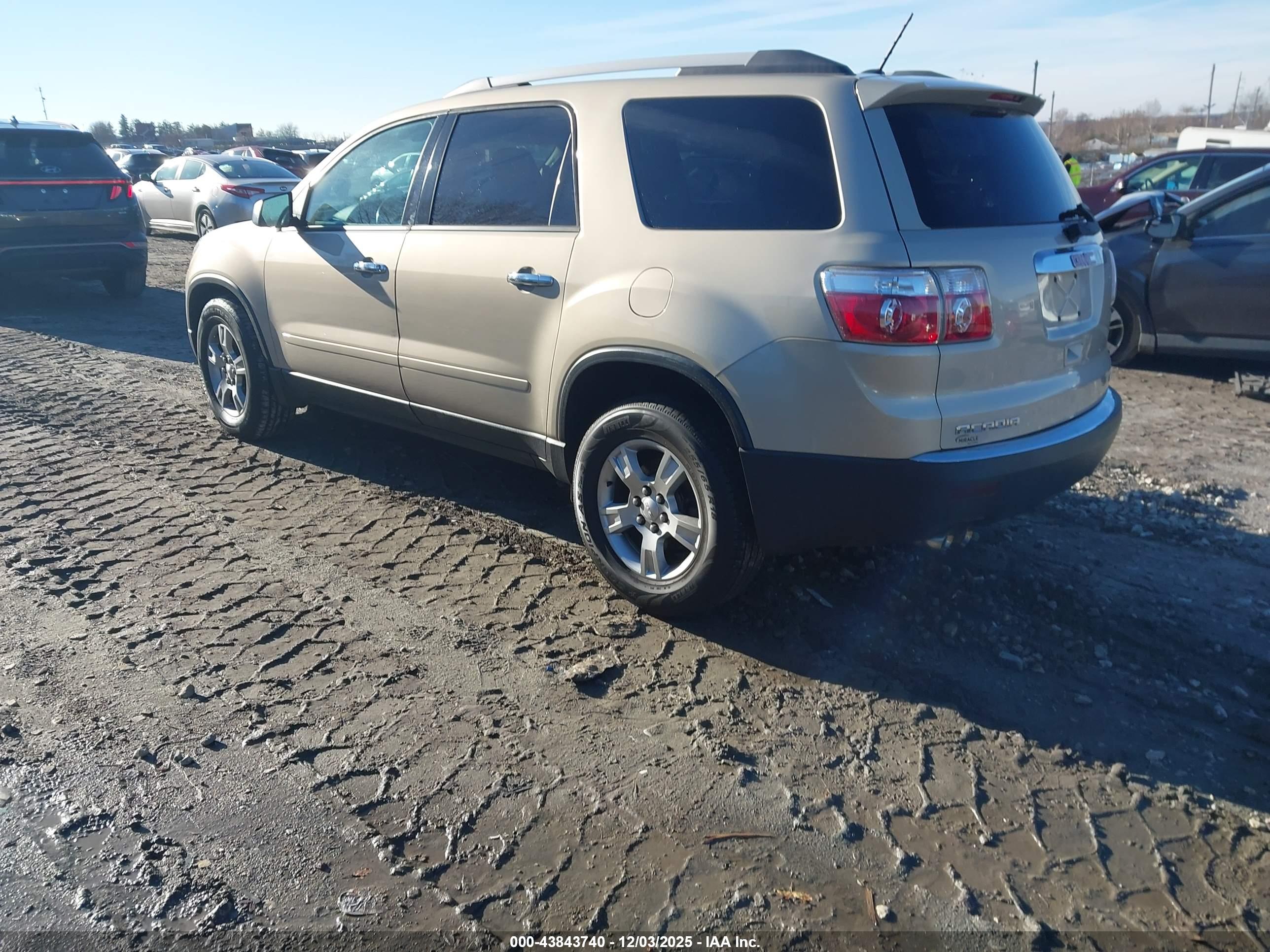 GMC ACADIA image 3