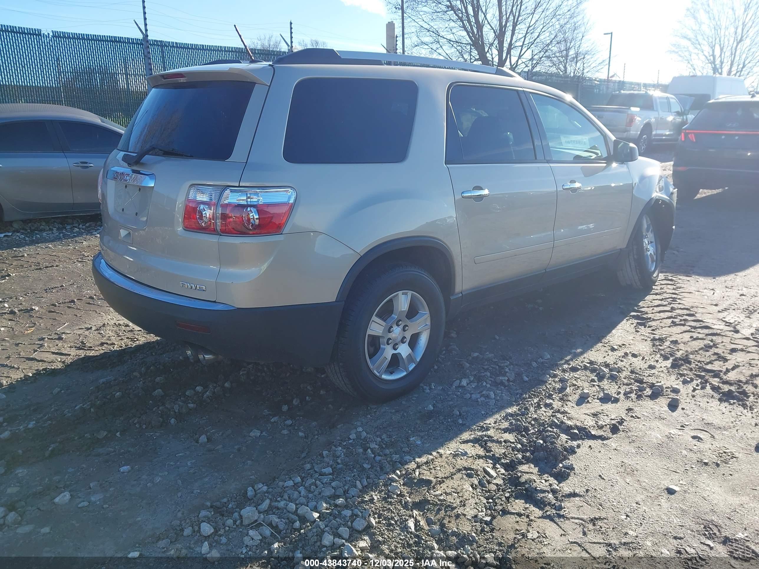 GMC ACADIA image 4