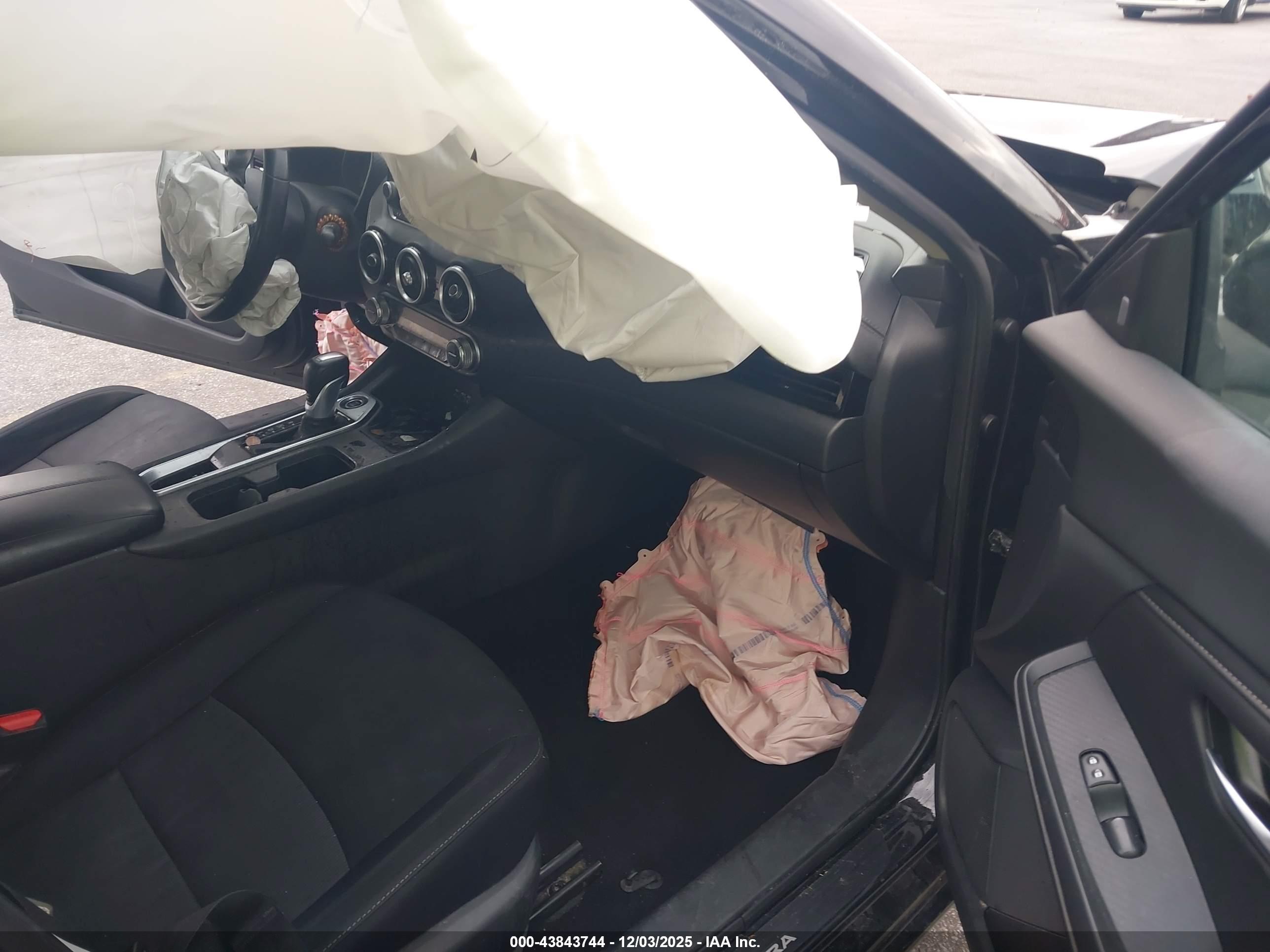 NISSAN SENTRA image 5
