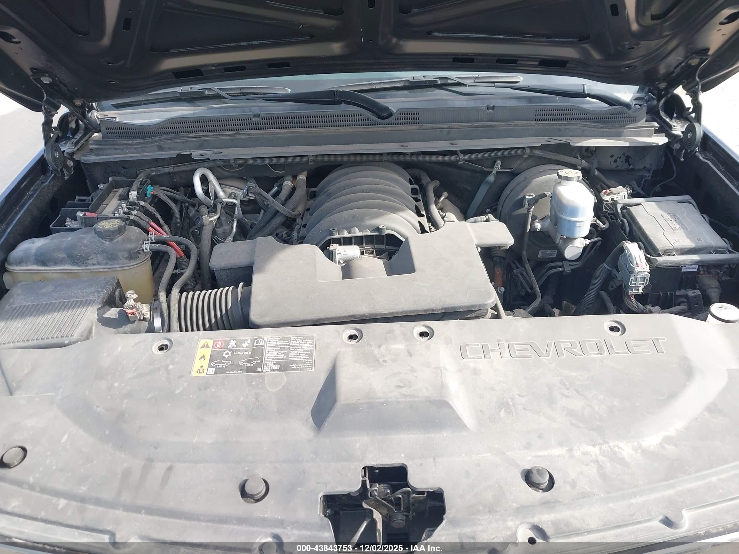 CHEVROLET SUBURBAN image 10
