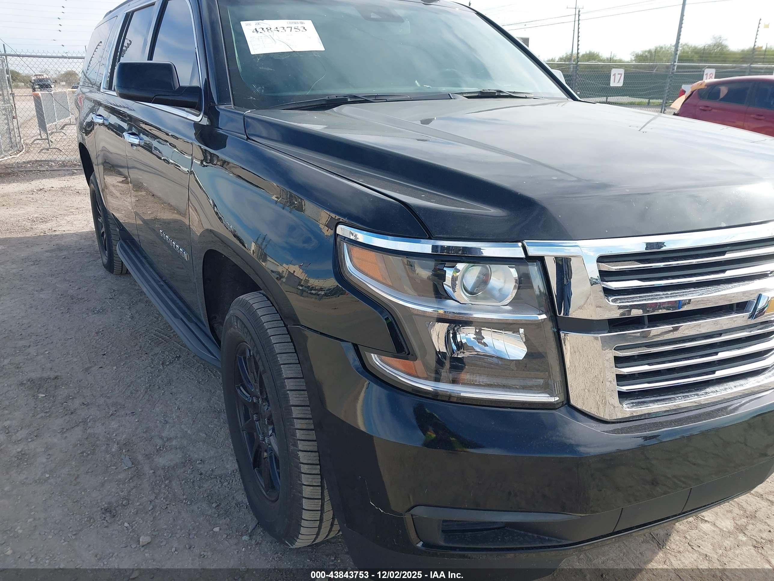 CHEVROLET SUBURBAN image 6