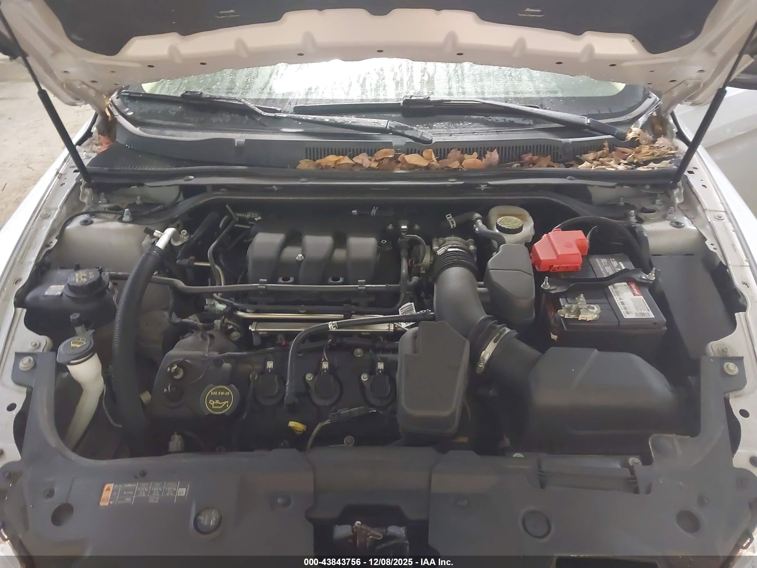 FORD TAURUS image 10