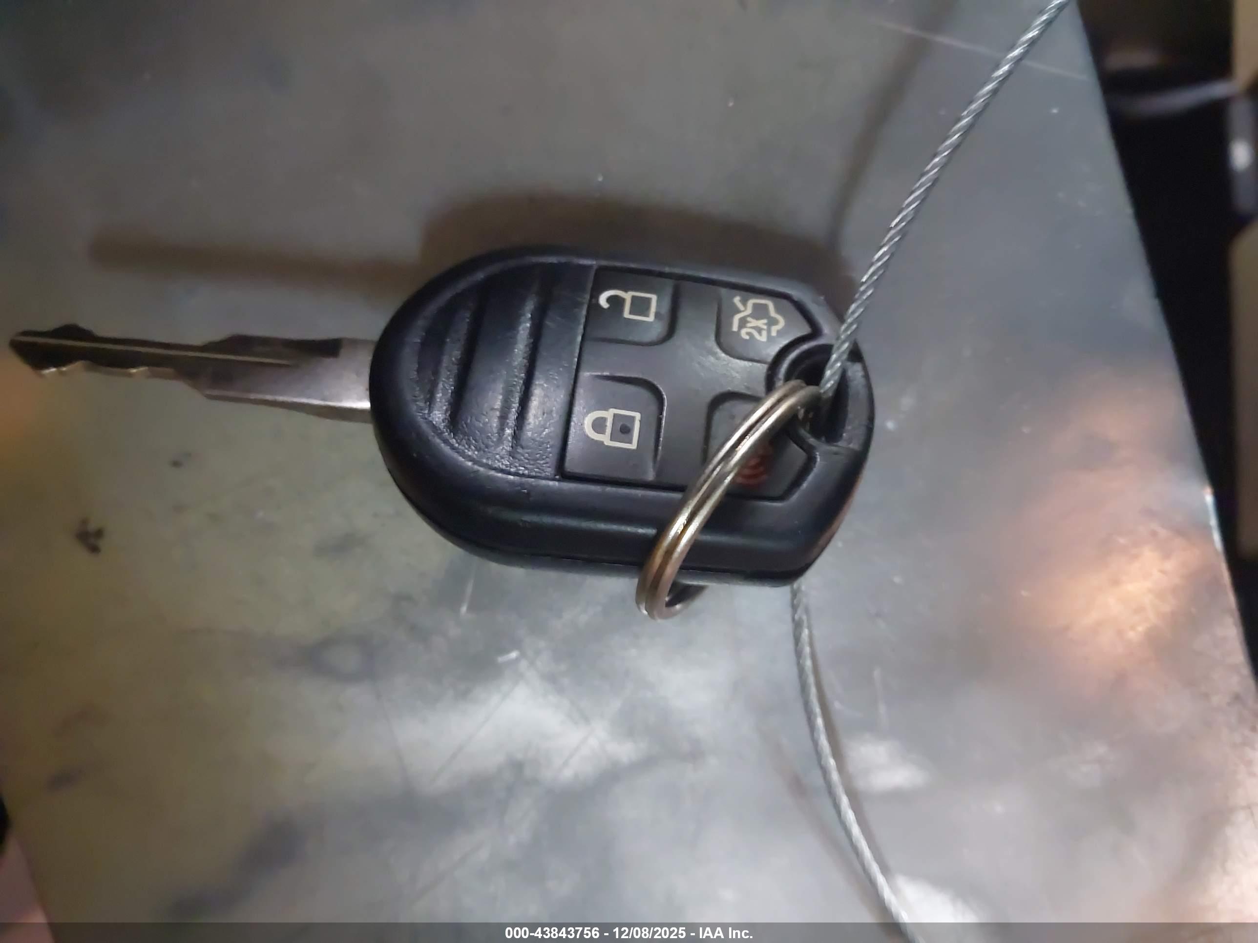FORD TAURUS image 11