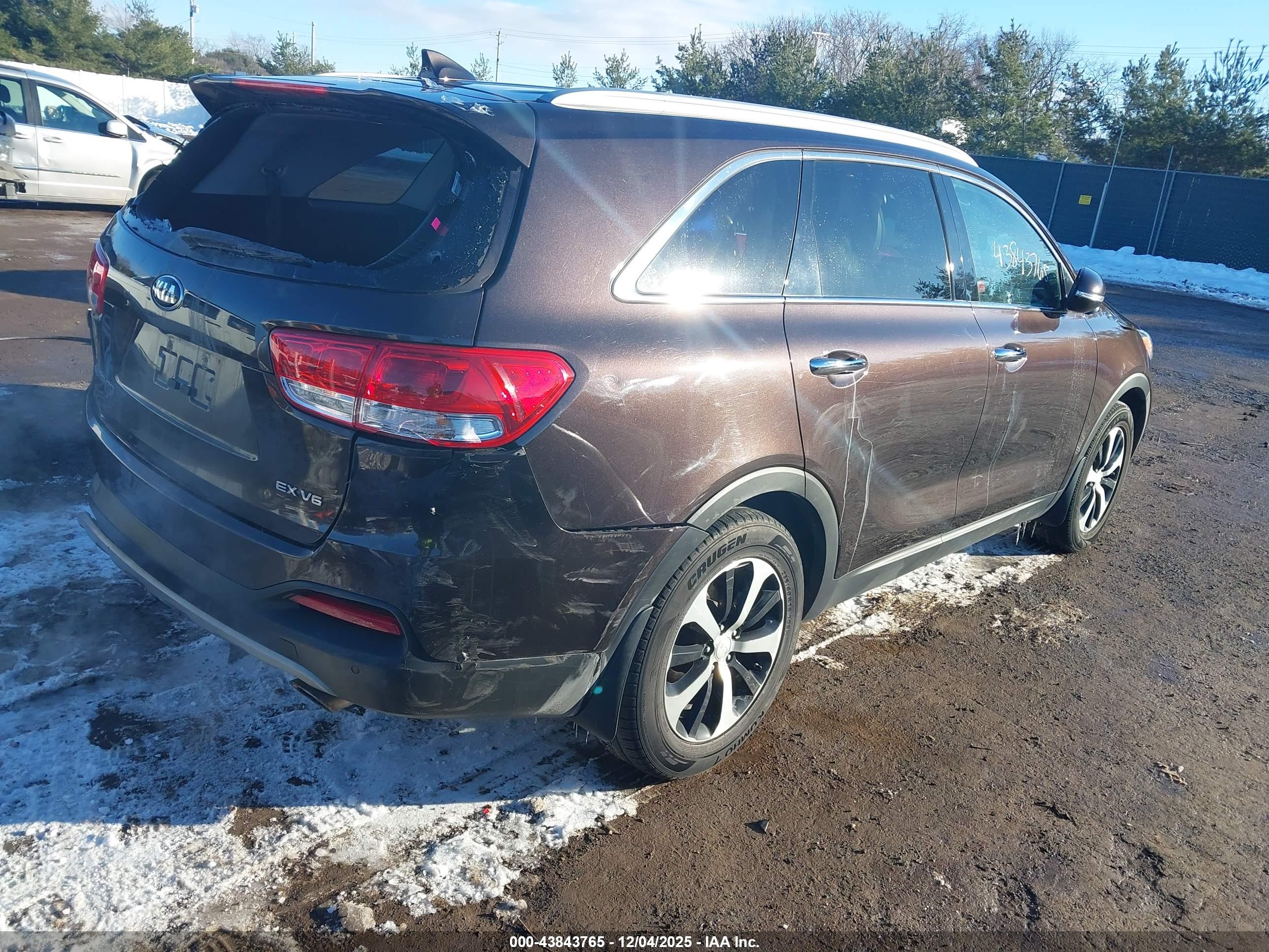 KIA SORENTO image 4