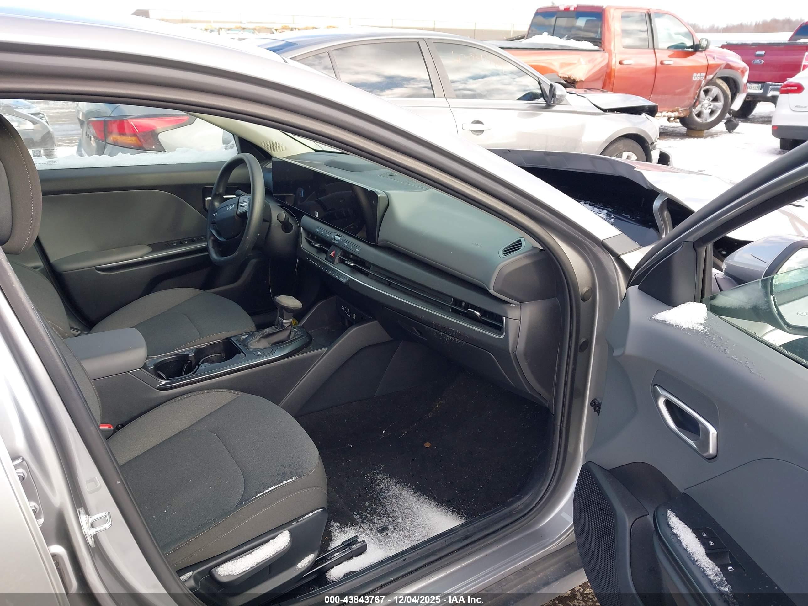 KIA K4 image 5