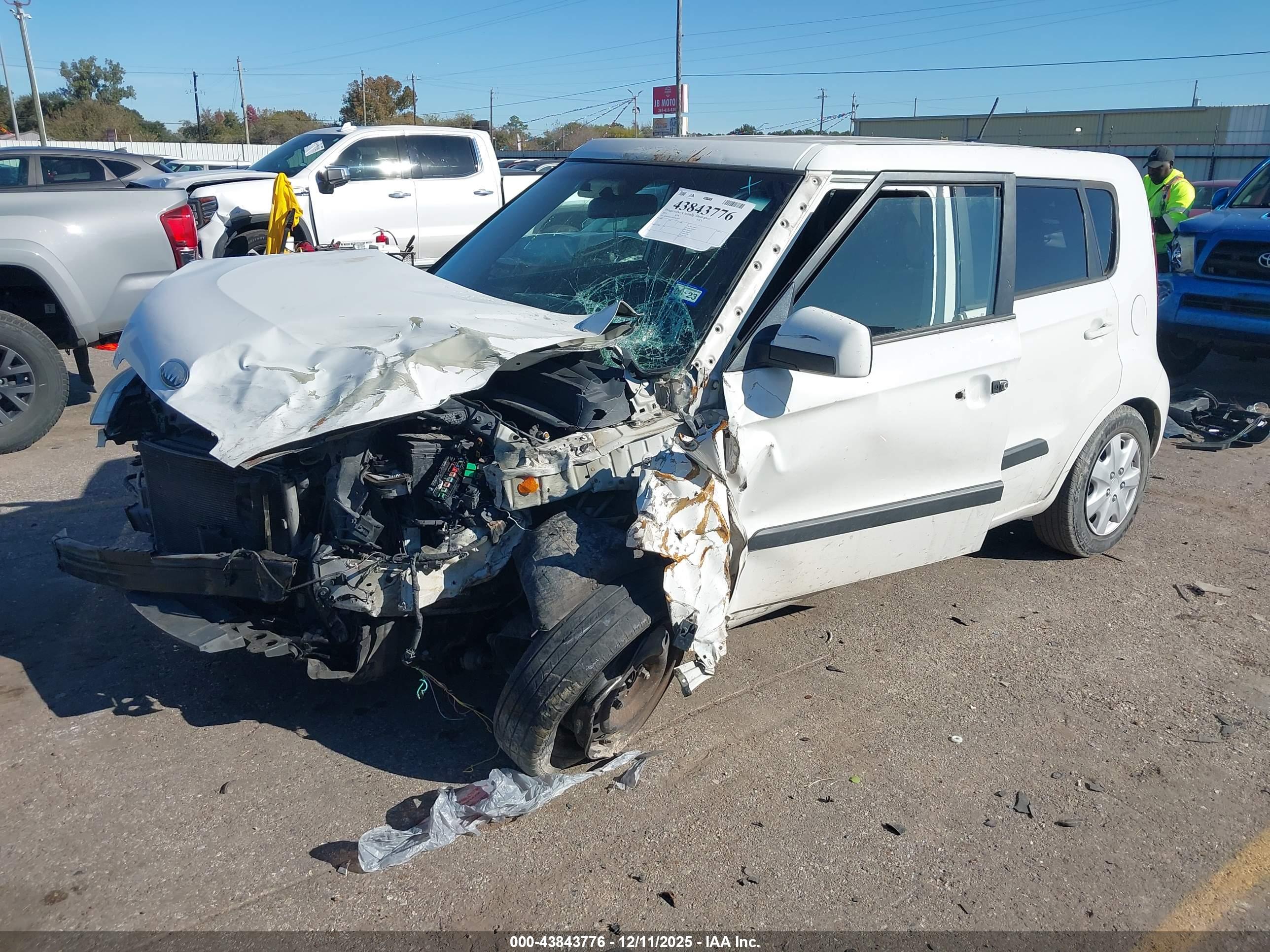 KIA SOUL image 2