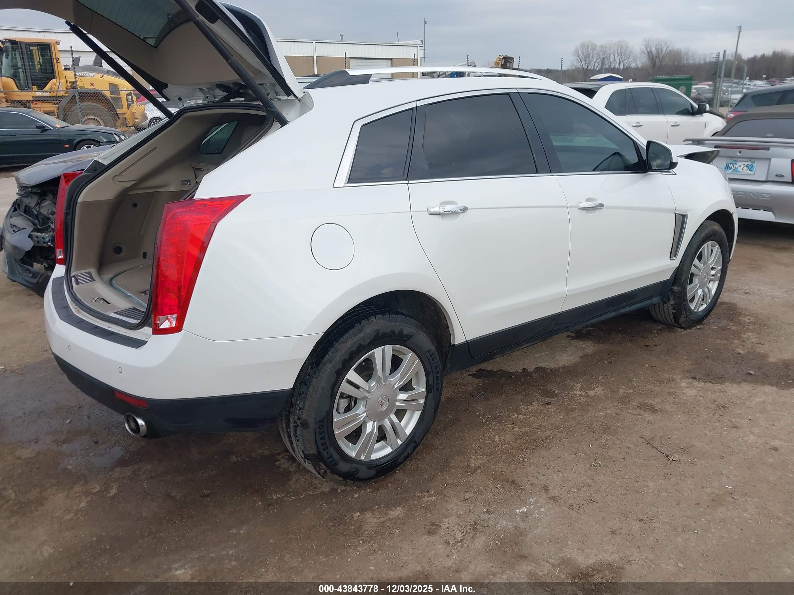 CADILLAC SRX image 4