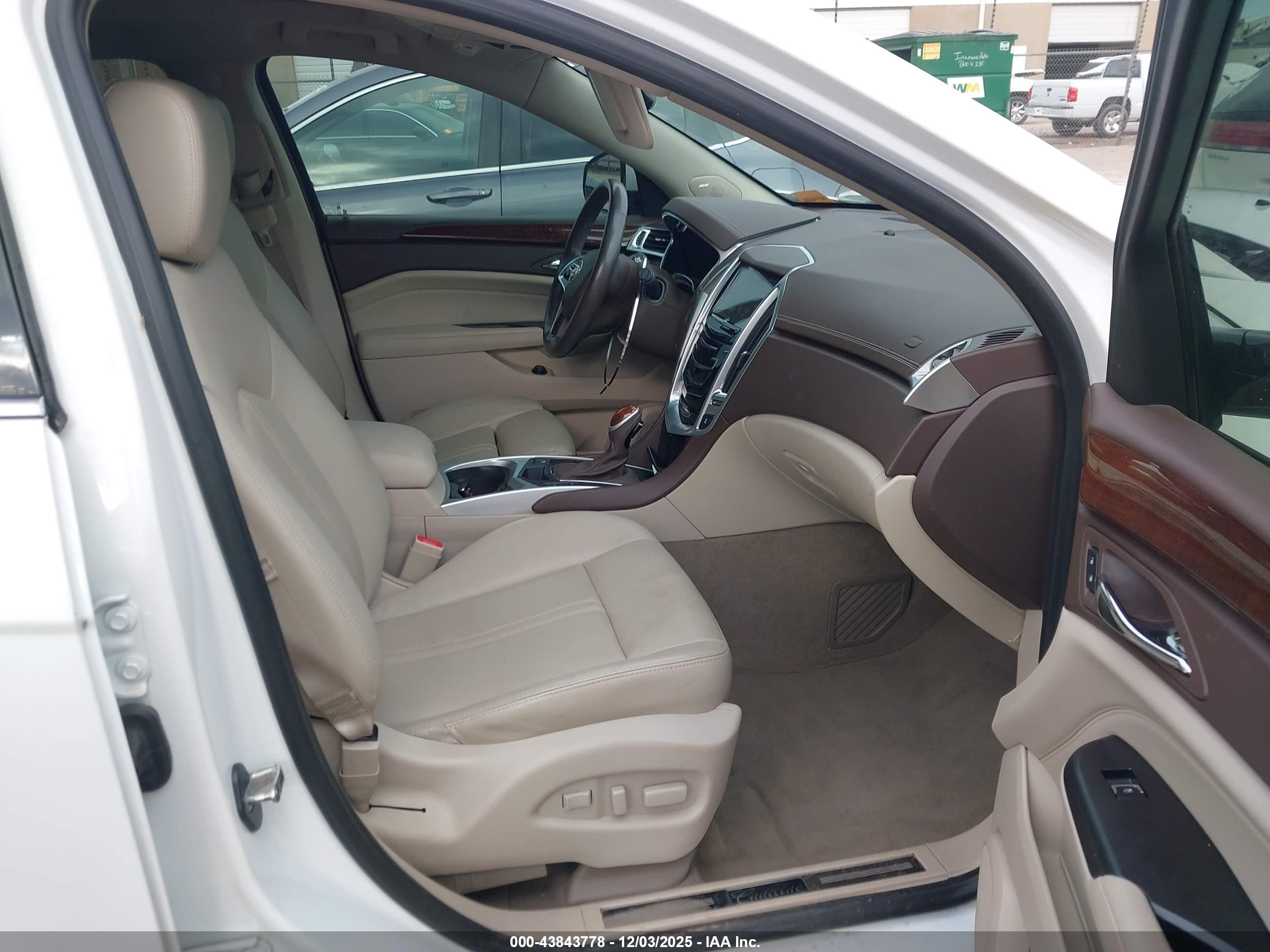 CADILLAC SRX image 5
