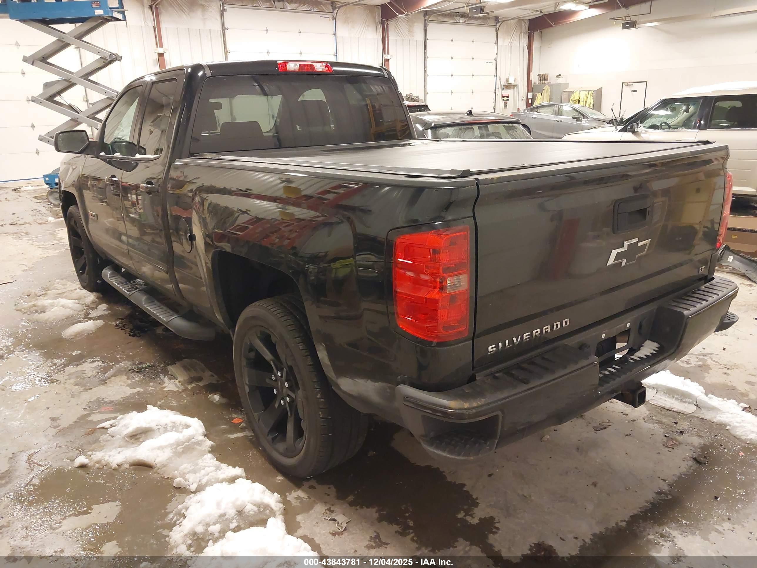 CHEVROLET SILVERADO image 3