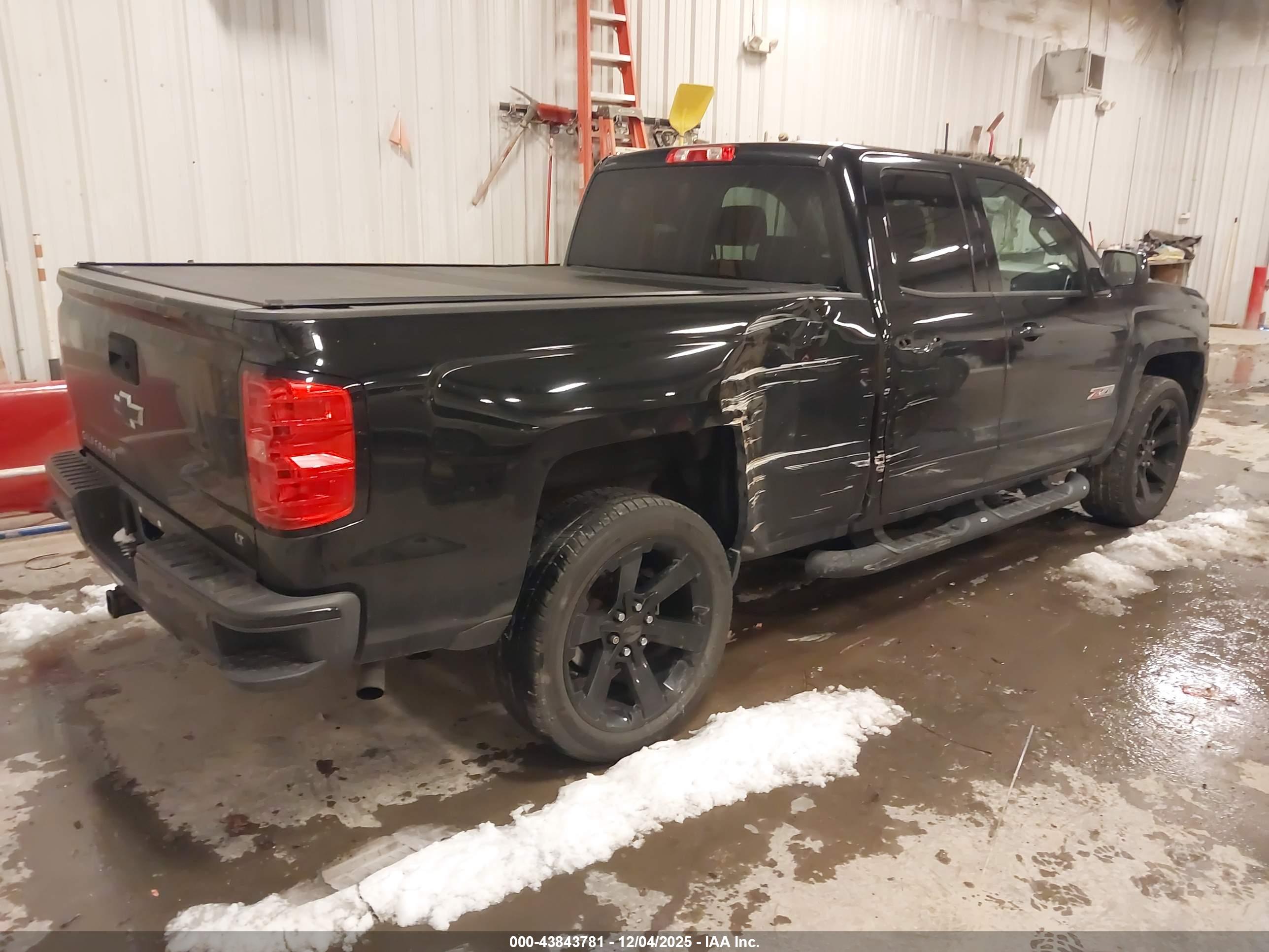 CHEVROLET SILVERADO image 4