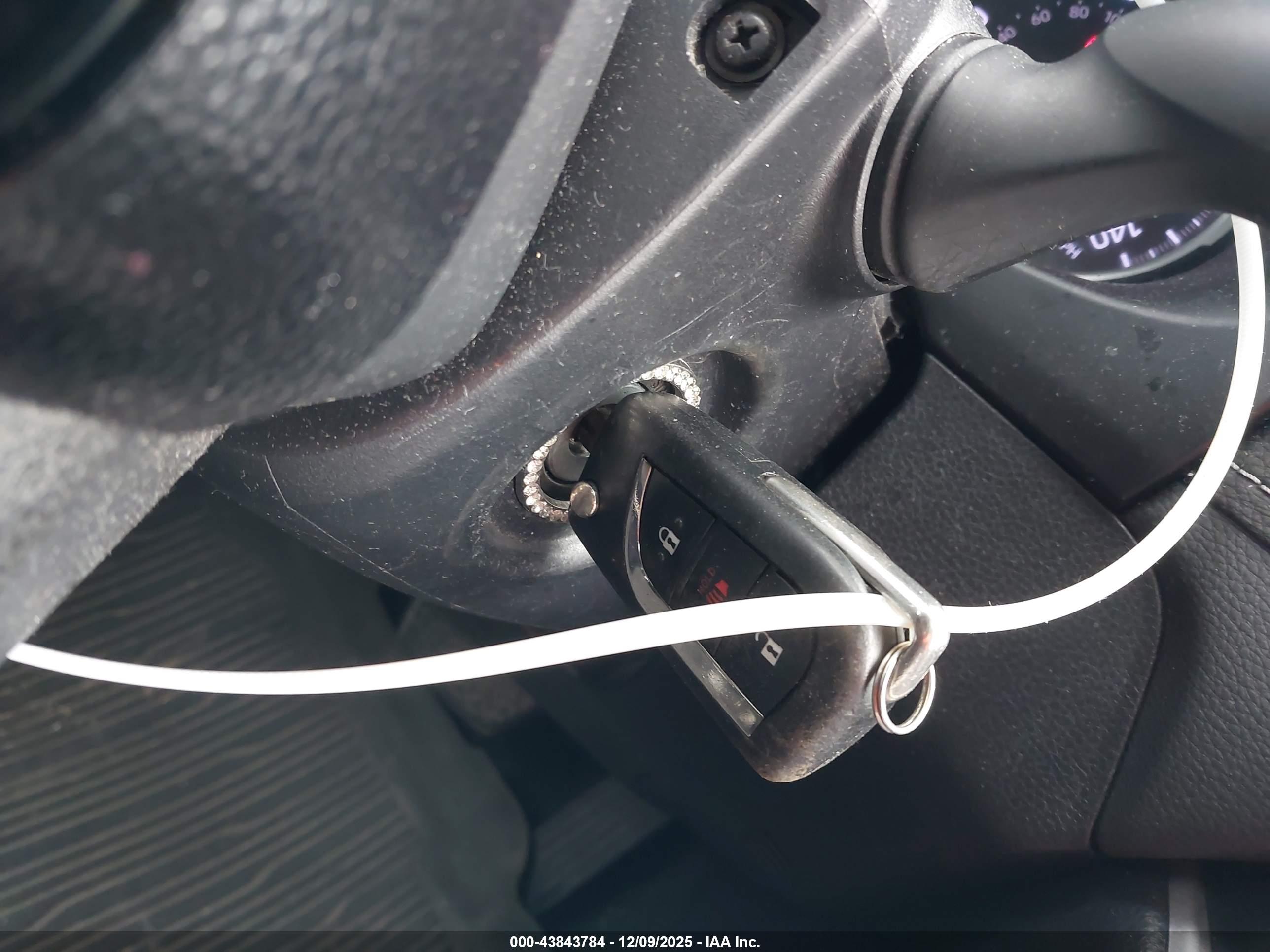 TOYOTA RAV4 image 11