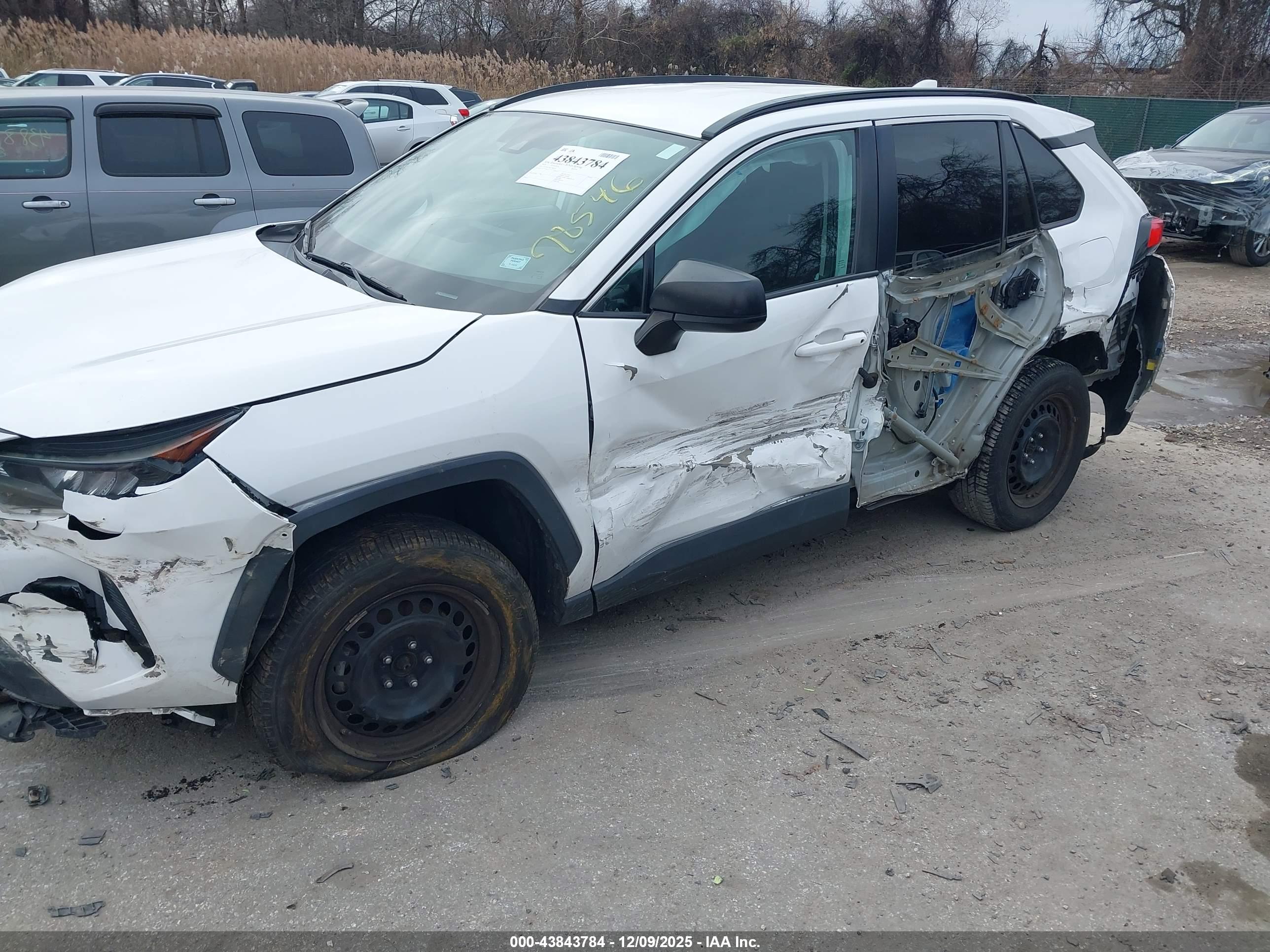 TOYOTA RAV4 image 6