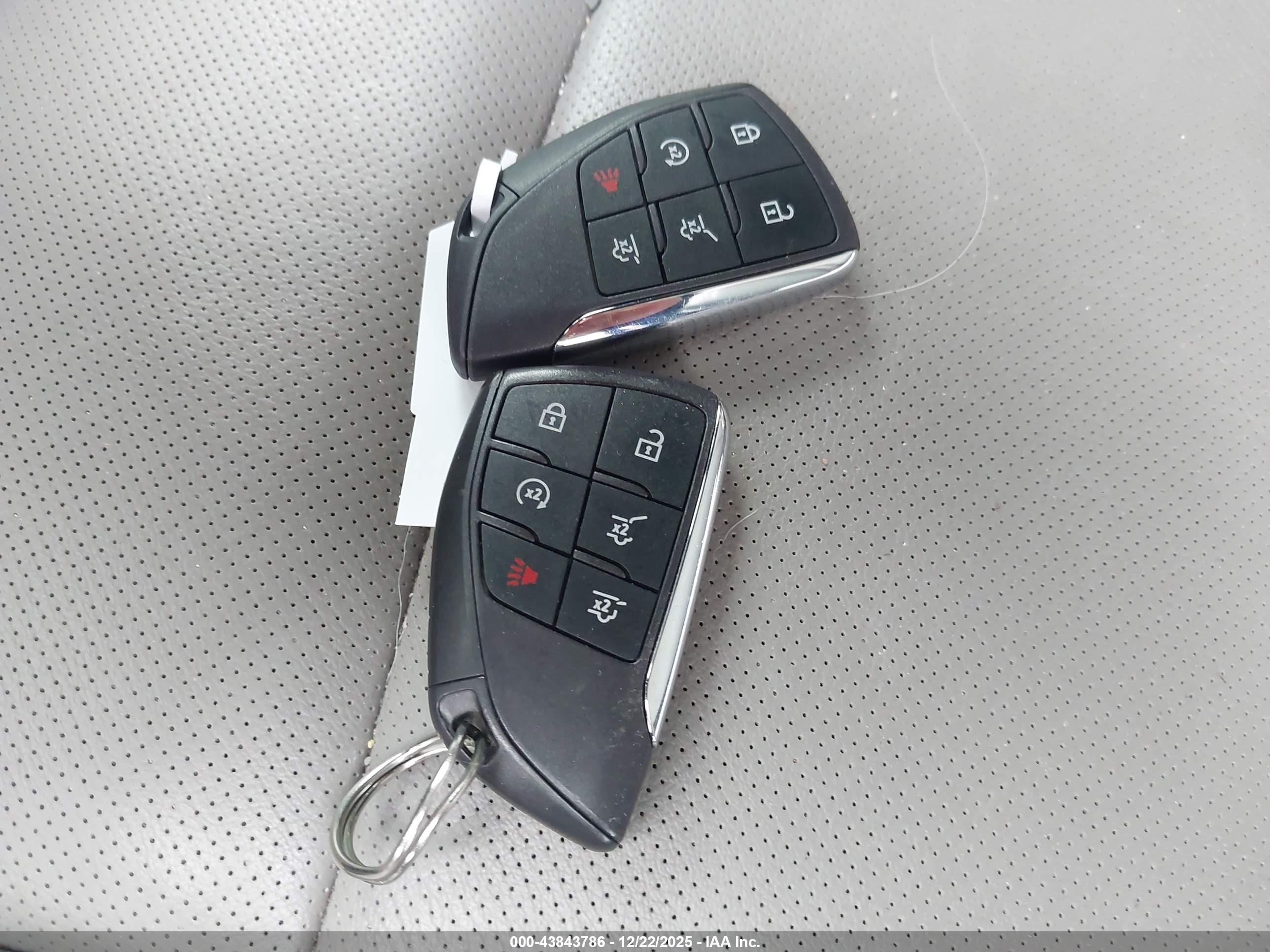 GMC YUKON image 11