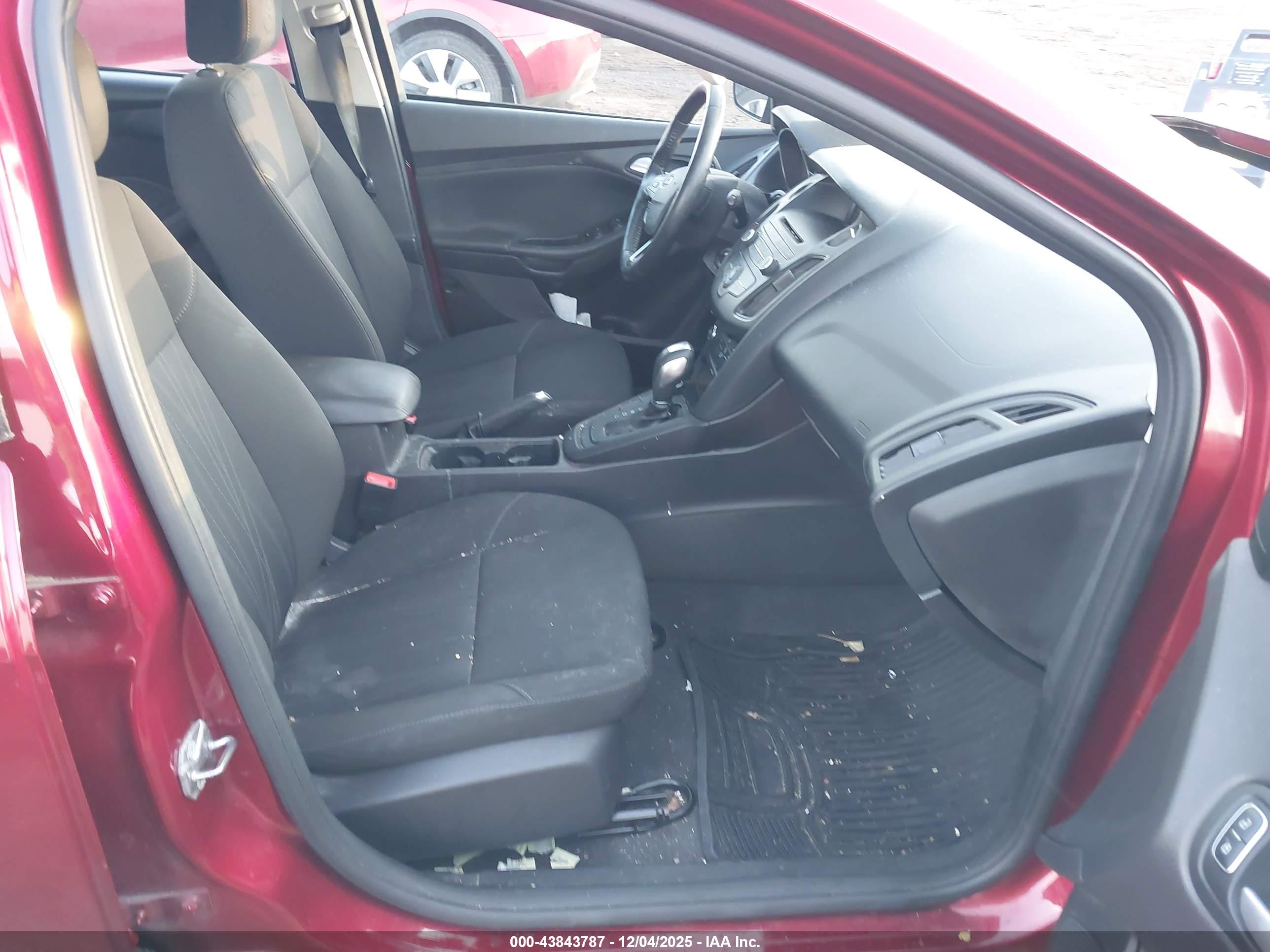 FORD FOCUS image 5