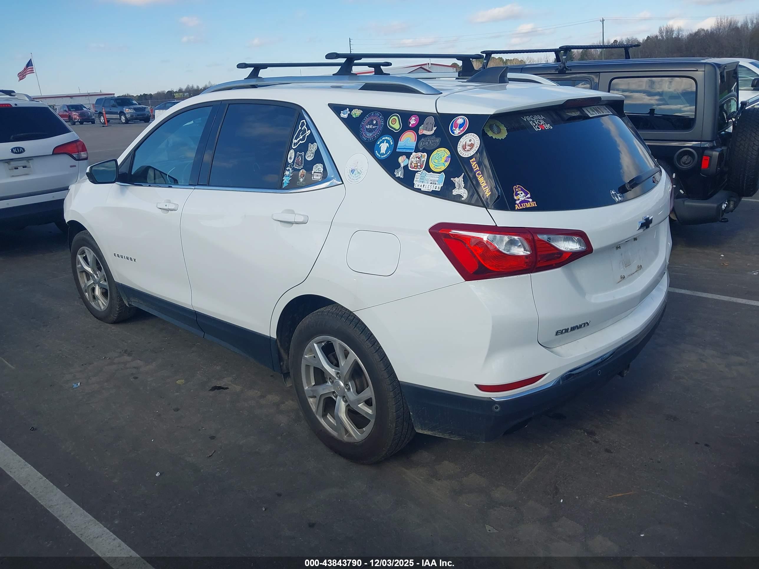 CHEVROLET EQUINOX image 3
