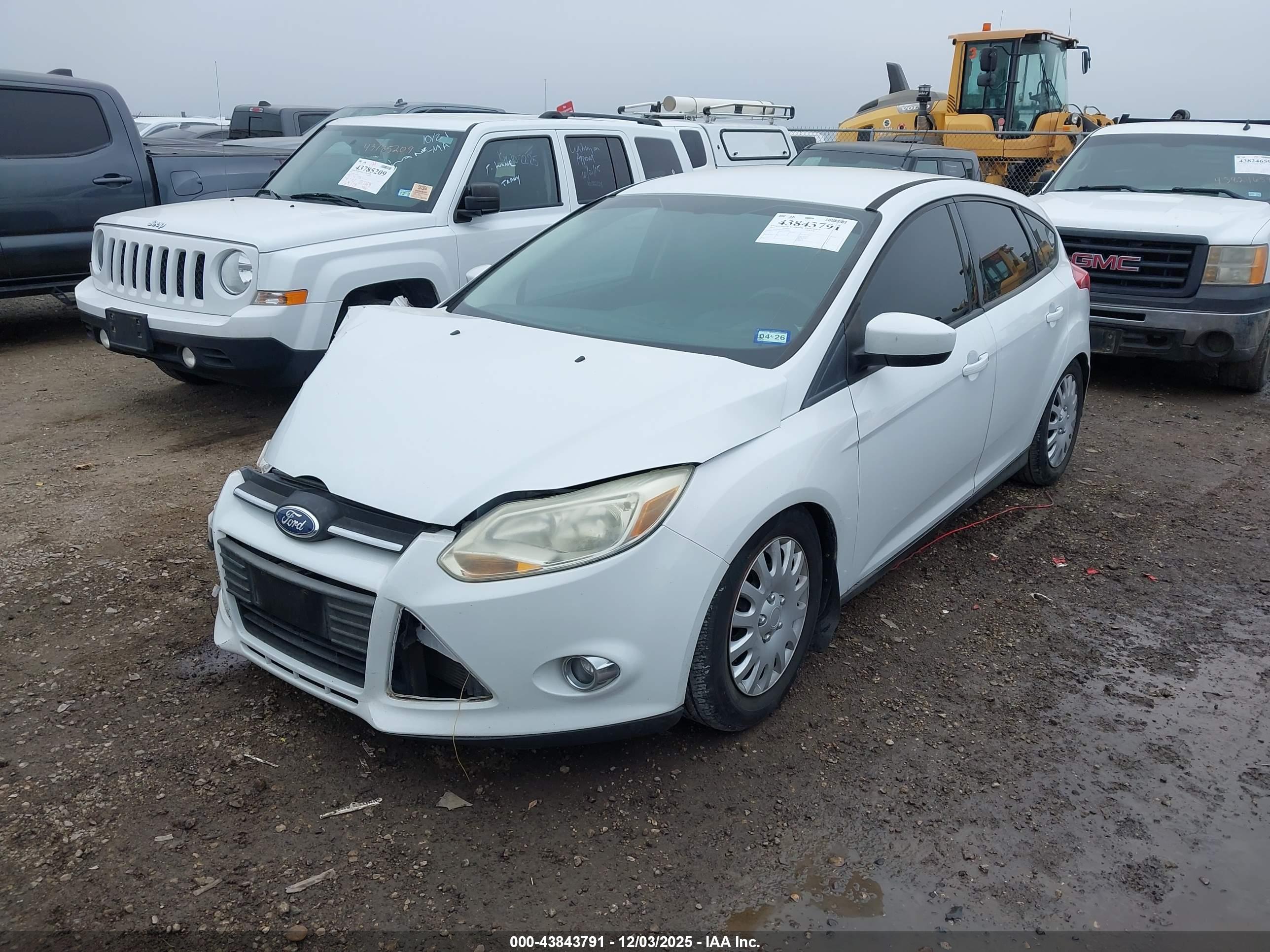 FORD FOCUS image 2