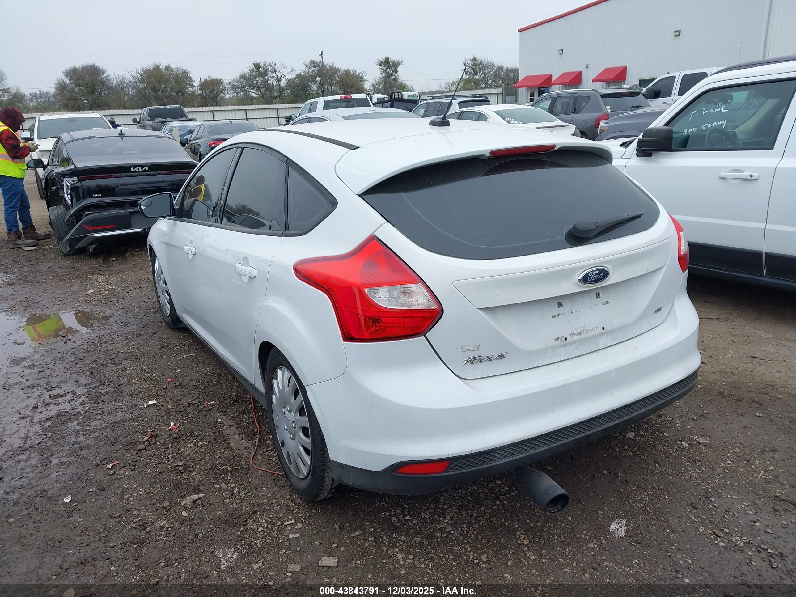 FORD FOCUS image 3